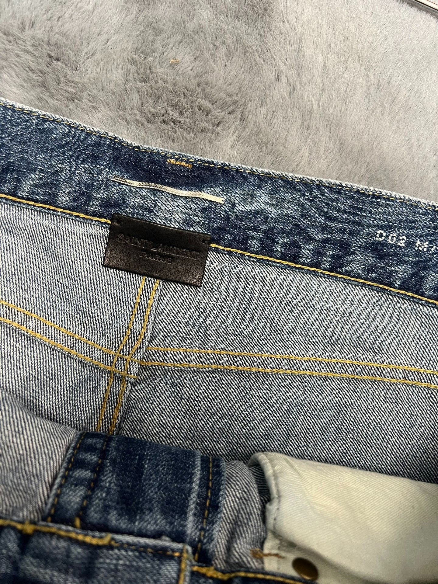 Saint Laurent Paris Saint laurent Washed blue knee-rubbed white crotch stitche Size US 31 - 3 Thumbnail