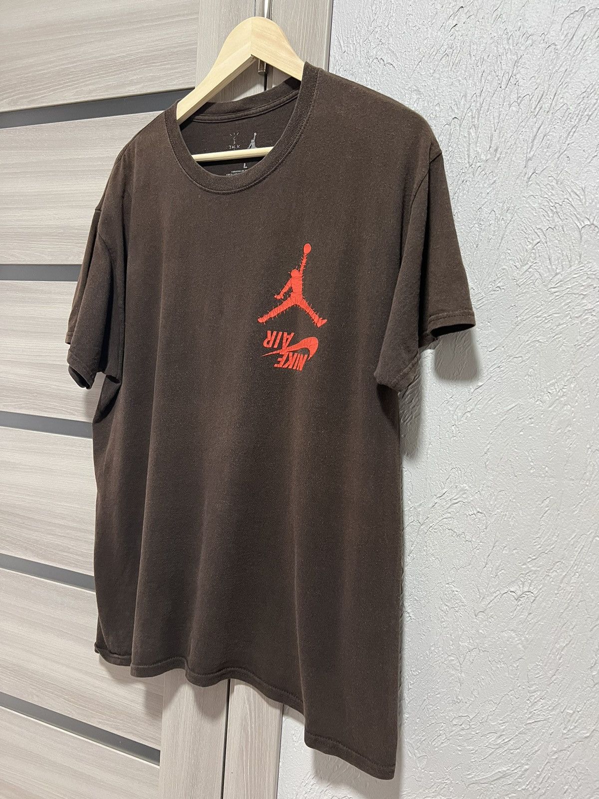 Jordan Brand × Travis Scott Travis Scott Jordan Cactus Jack Highest Tee Brown L Size US L / EU 52-54 / 3 - 13 Thumbnail