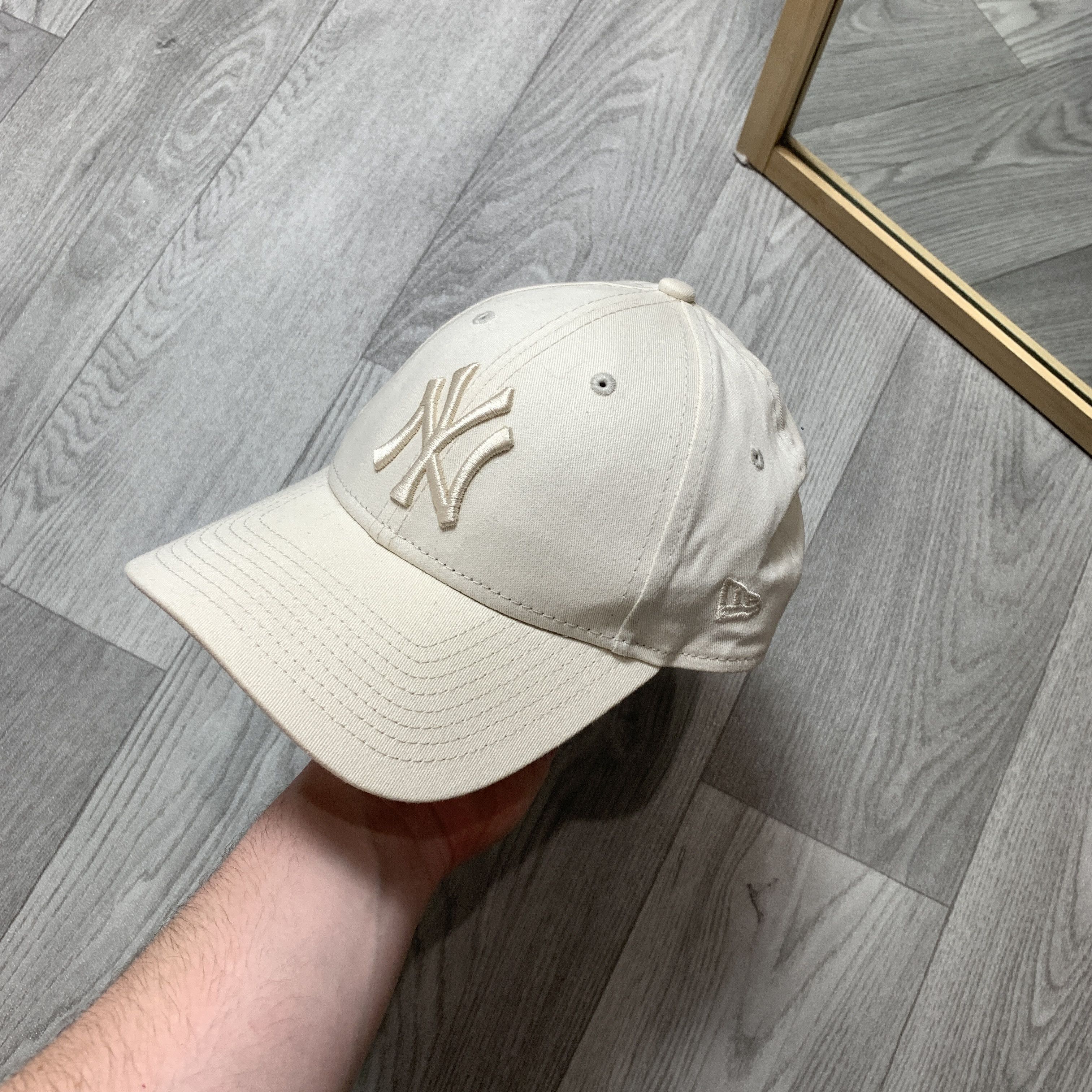 New Era New York Yankees New Era Embroidered Beige Baseball Cap Hat Size ONE SIZE - 3 Thumbnail
