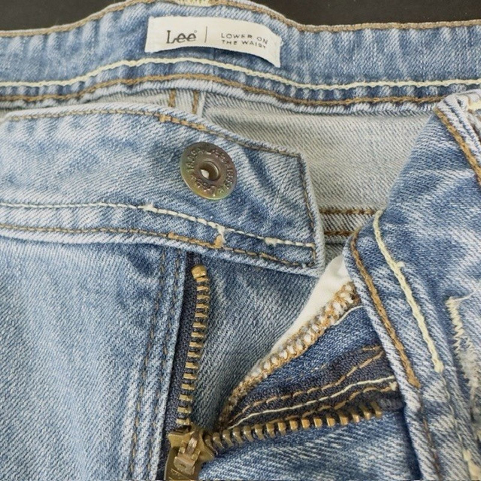 Lee Lee Lower on the Waist, Denim Jean Shorts 16M Grandma VTG Size 38" / US 16 / IT 52 - 5 Thumbnail