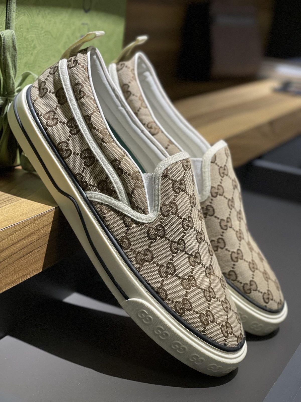 Gucci Gucci Tennis 1977 Slip Ons UK10 Size US 11 / EU 44 - 13 Thumbnail