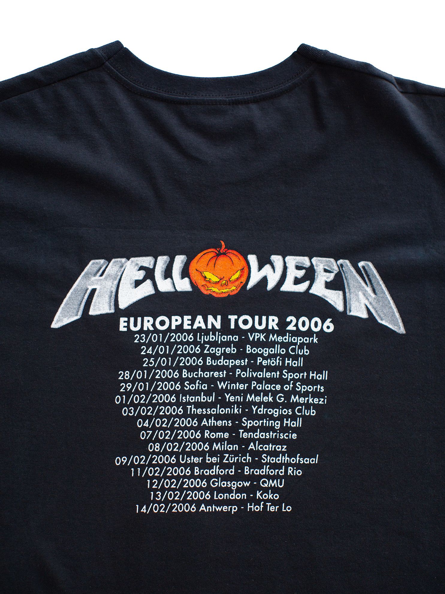 Band Tees 2006 Helloween "Rabbits On The Run" 00s Euro Tour T-Shirt Size US XL / EU 56 / 4 - 6 Thumbnail