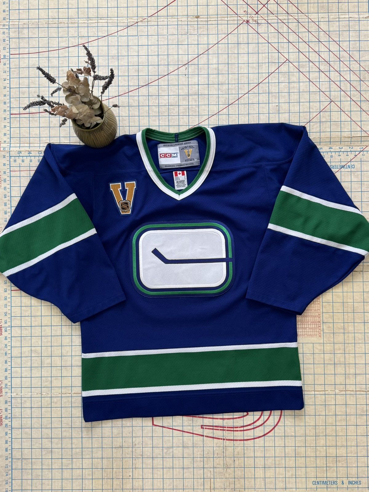 Ccm × NHL CCM Vancouver Canucks Vtg Stick Logo Jersey Blue Size Small Size US S / EU 44-46 / 1 - 3 Thumbnail