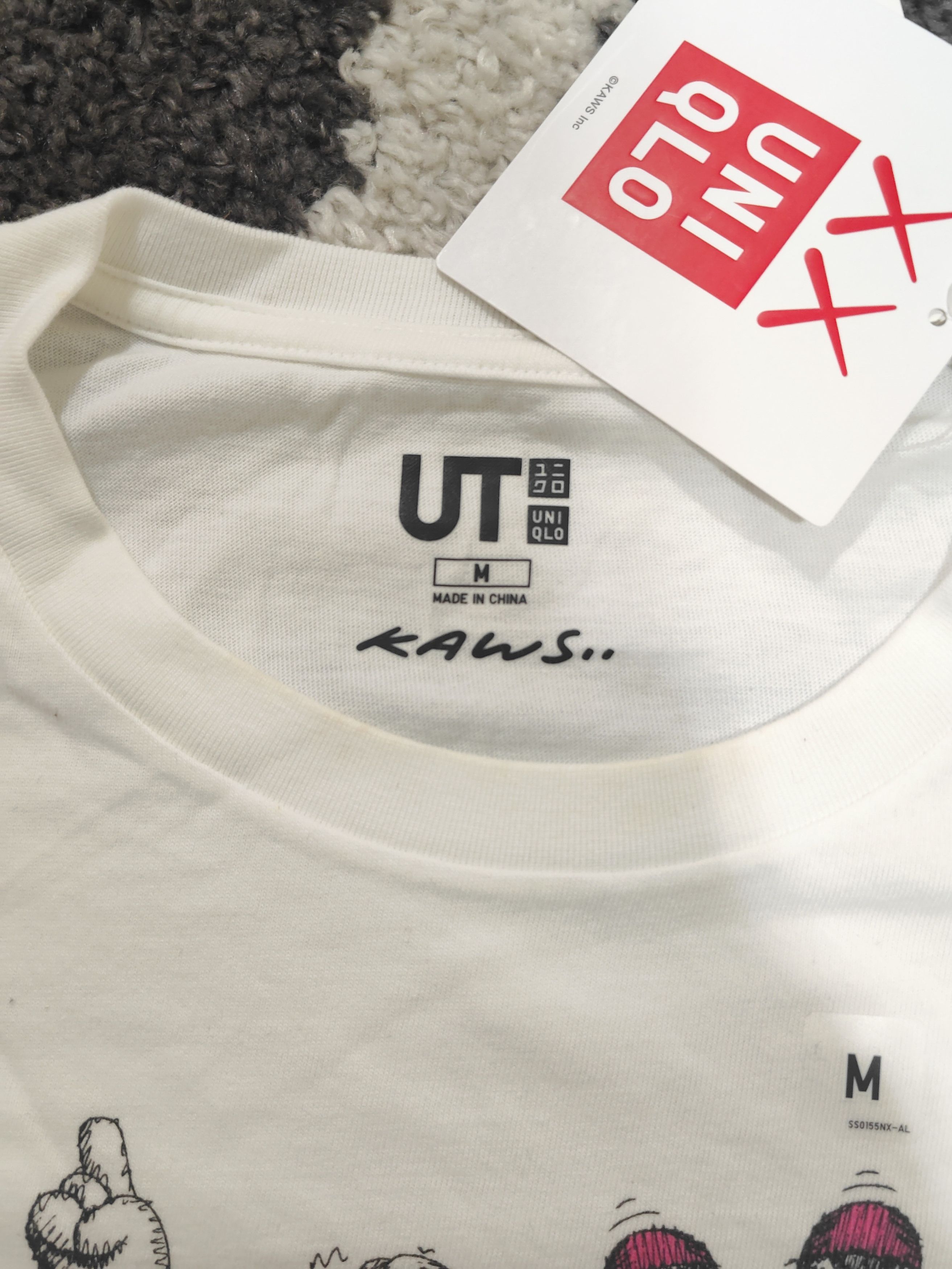 Kaws × Uniqlo Uniqlo X Kaws Letters Tee Graffiti 2016 Size US M / EU 48-50 / 2 - 3 Thumbnail