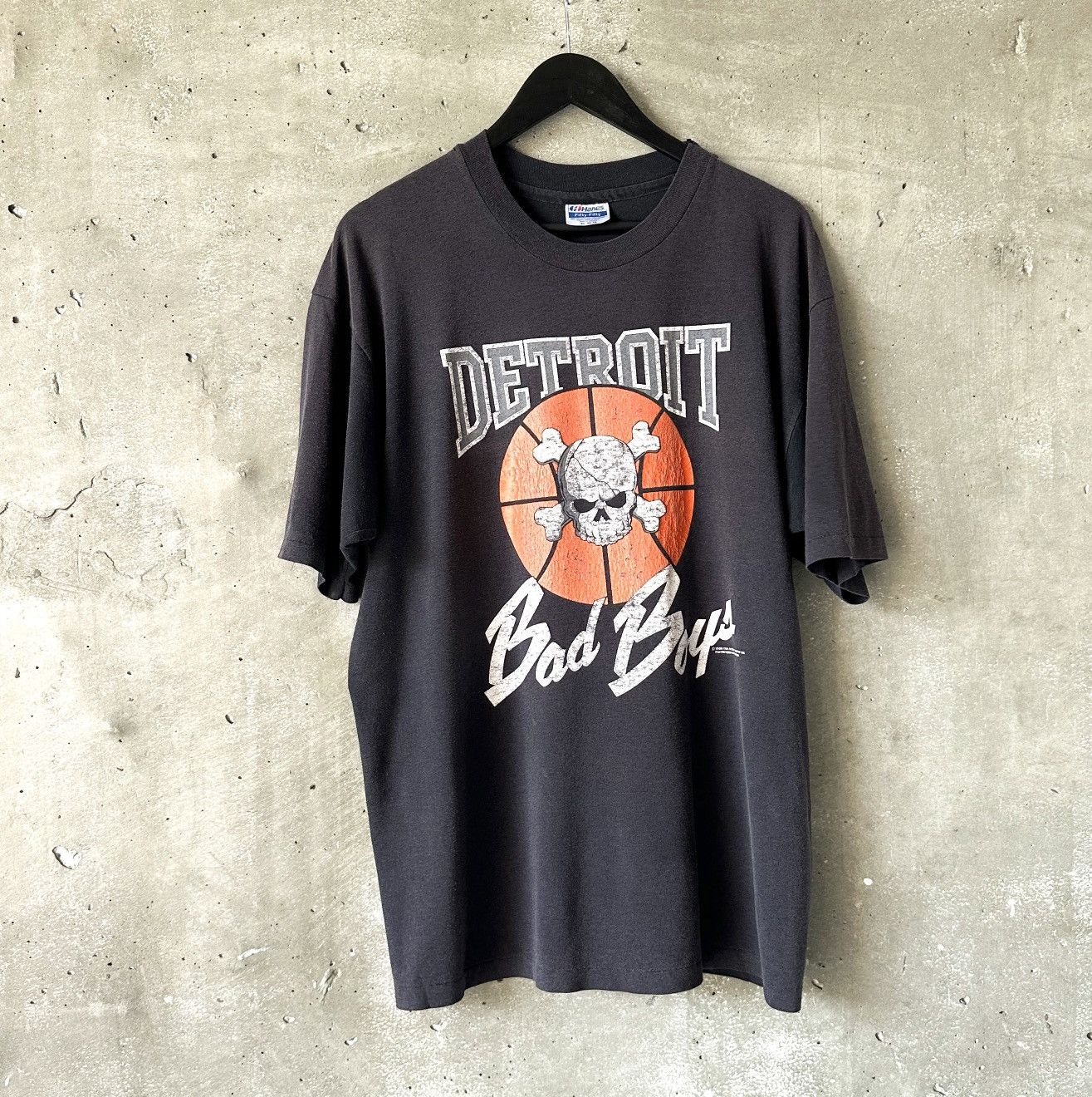 NBA 80s FADED Detroit Bad Boys T-Shirt Size US XL / EU 56 / 4 - 2 Thumbnail