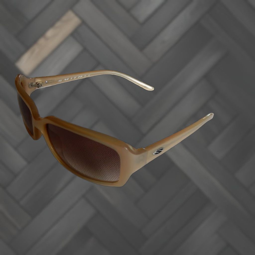 Vintage VINTAGE Smith Sunglasses Women IvoryPearl Small Scratches Accessories Size ONE SIZE - 1 Thumbnail
