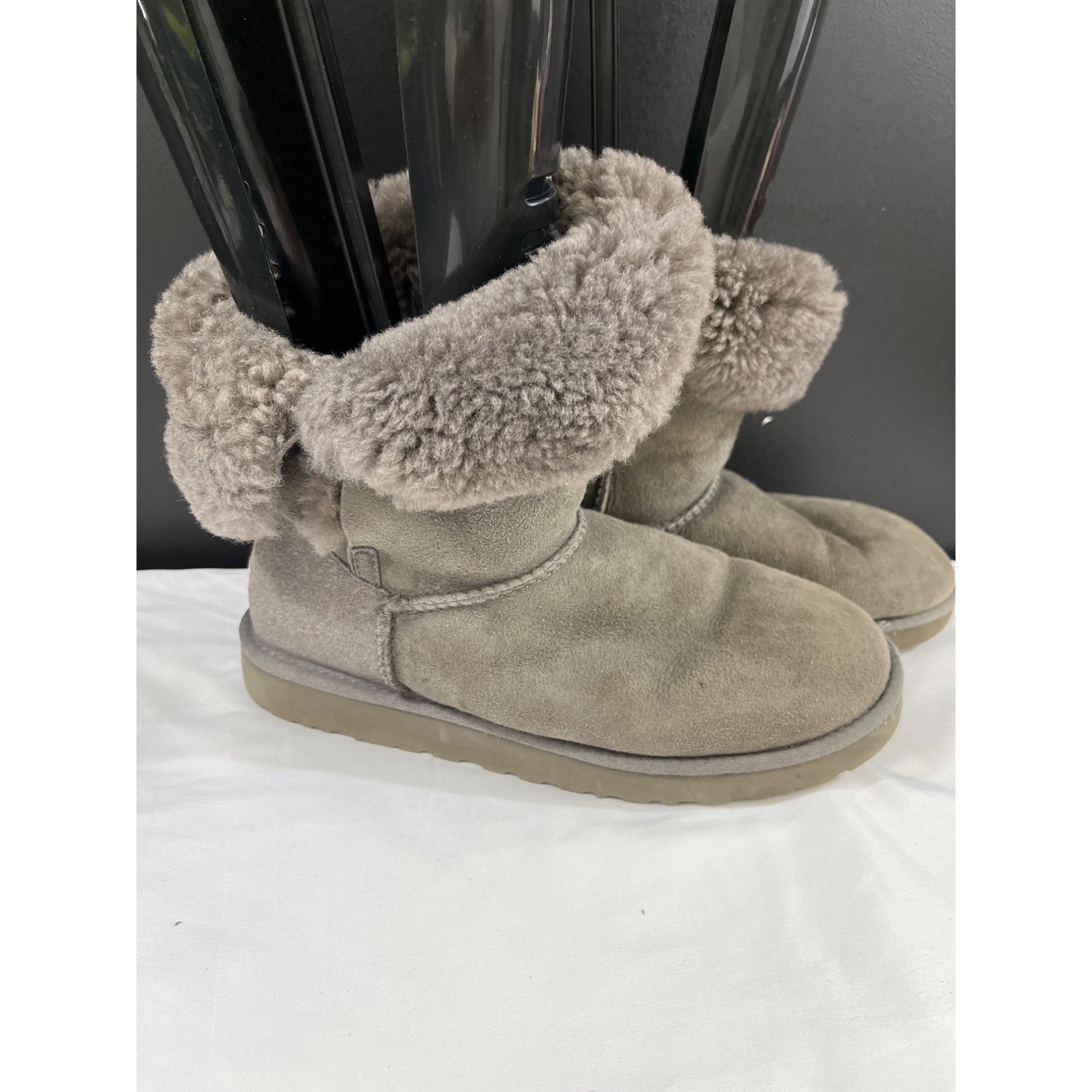 Ugg Ugg Australia Women's Grey Leather Shoes/Boots Size 9 SKU 56 Size US 9 / IT 39 - 2 Thumbnail