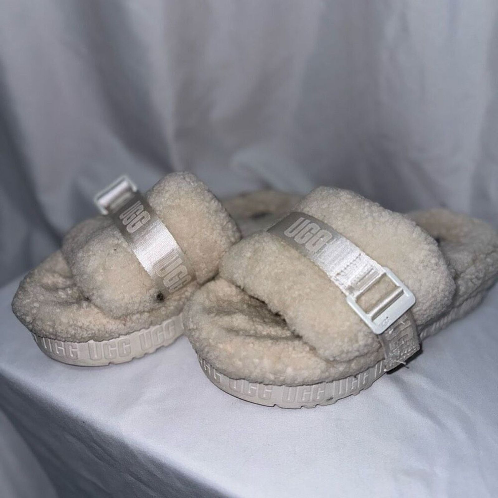Ugg Ugg fluffy platform slippers in cream | Sz 8.5/39 Size US 8.5 / IT 38.5 - 3 Thumbnail