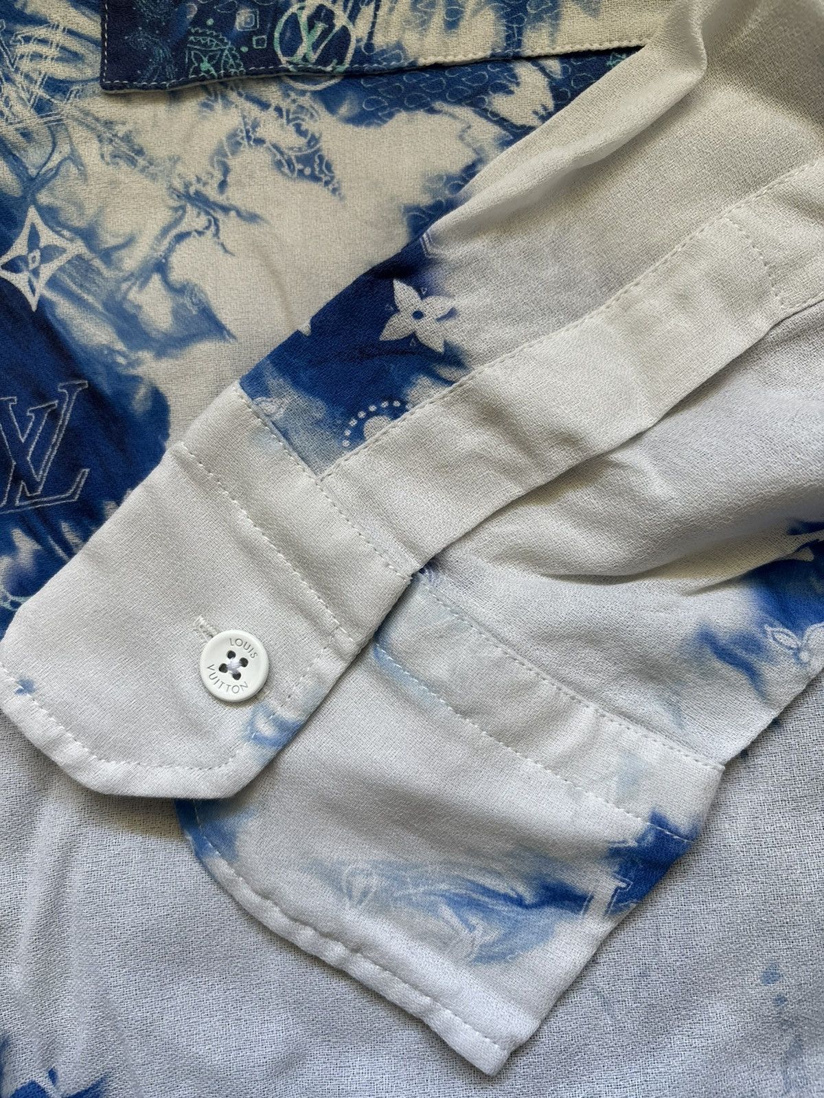 Louis Vuitton Louis Vuitton Monogram Bandana Hook Detail Shirt Blue Size US M / EU 48-50 / 2 - 17 Thumbnail