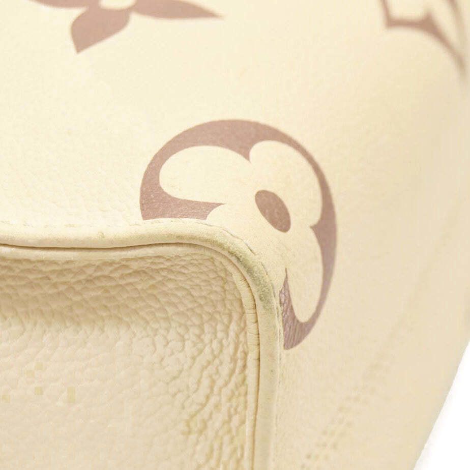 Louis Vuitton Louis Vuitton Empreinte Monogram Giant Onthego PM Creme Size ONE SIZE - 8 Thumbnail