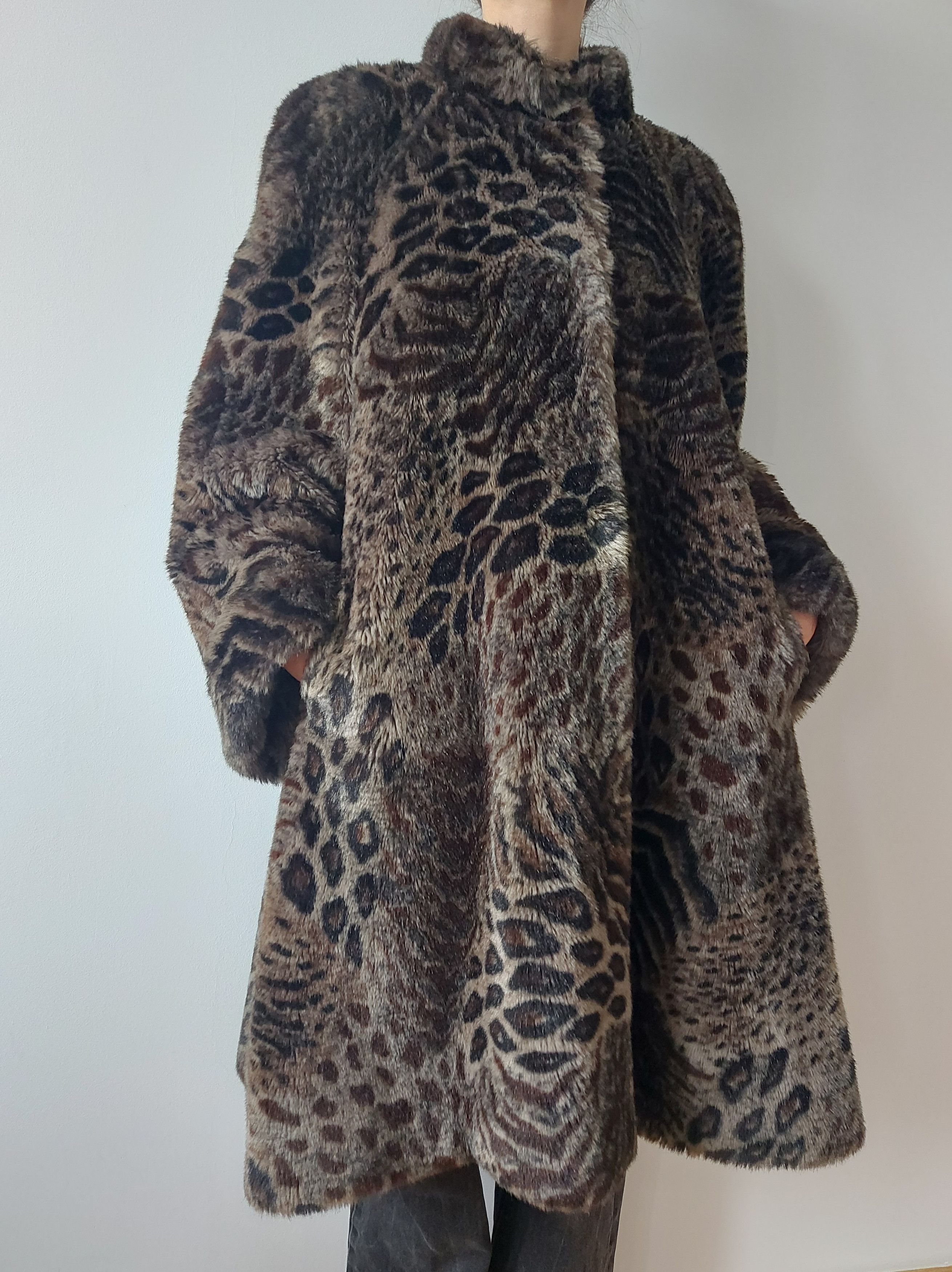 Other Couture Helene Brown Women's Faux Fur Coat, Size M Size M / US 6-8 / IT 42-44 - 1 Thumbnail
