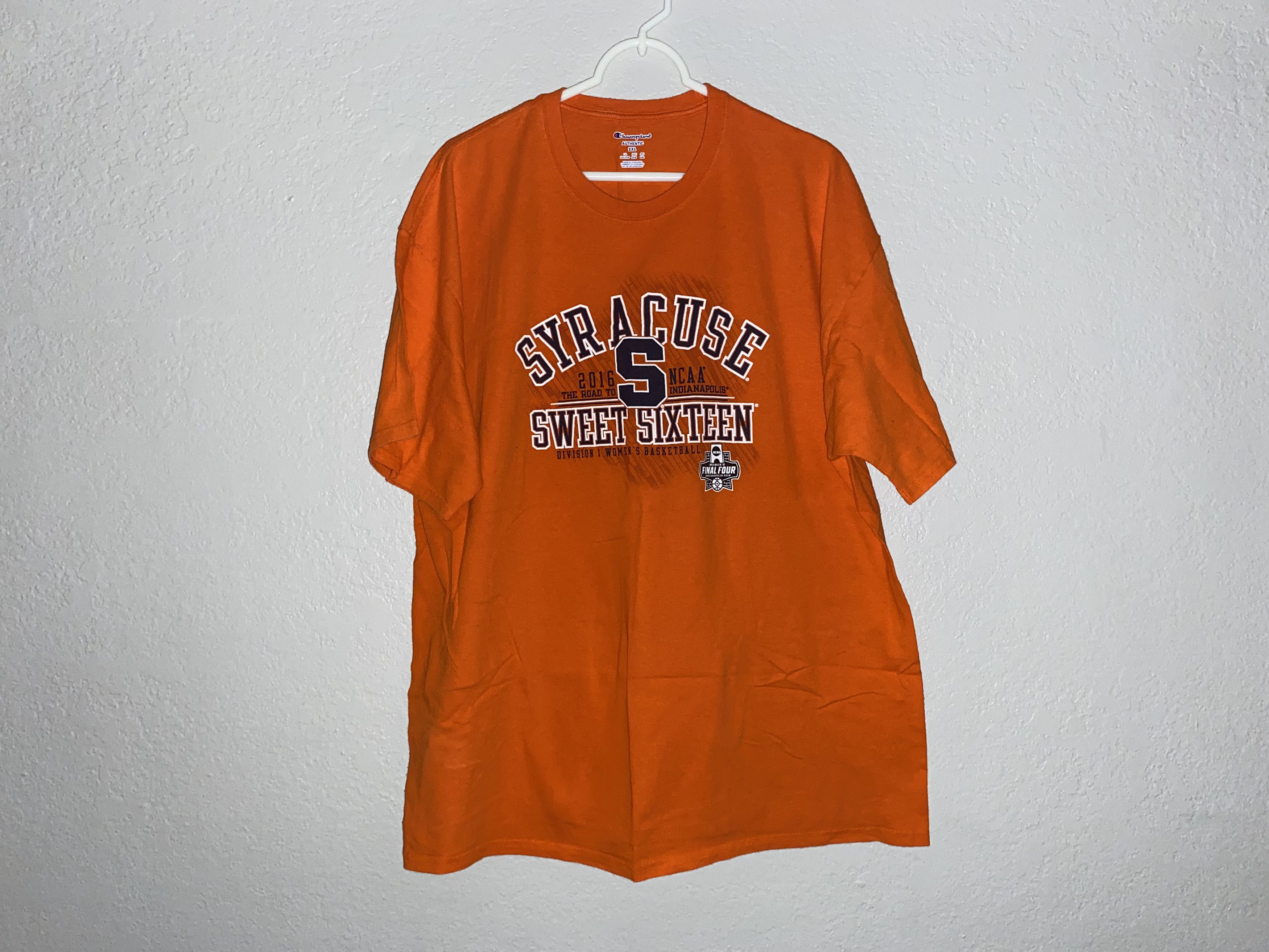 Champion × NCAA × Vintage 2016 NCAA Womens Basketball Sweet shirt Syracuse University Size US XXL / EU 58 / 5 - 1 Thumbnail