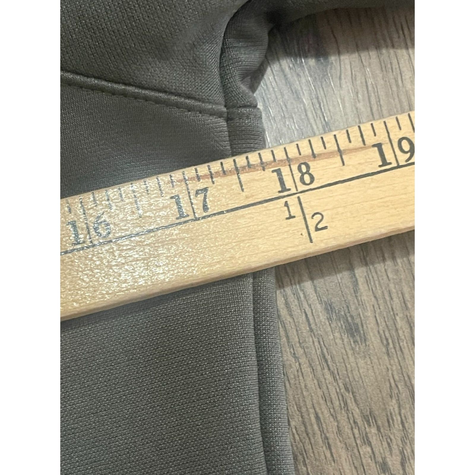 Under Armour Under armour Sweatshirt Womens Petite Small Green Full Zip Logo Regular Fit Activewear Modern Style Womens Size S / US 4 / IT 40 - 5 Thumbnail