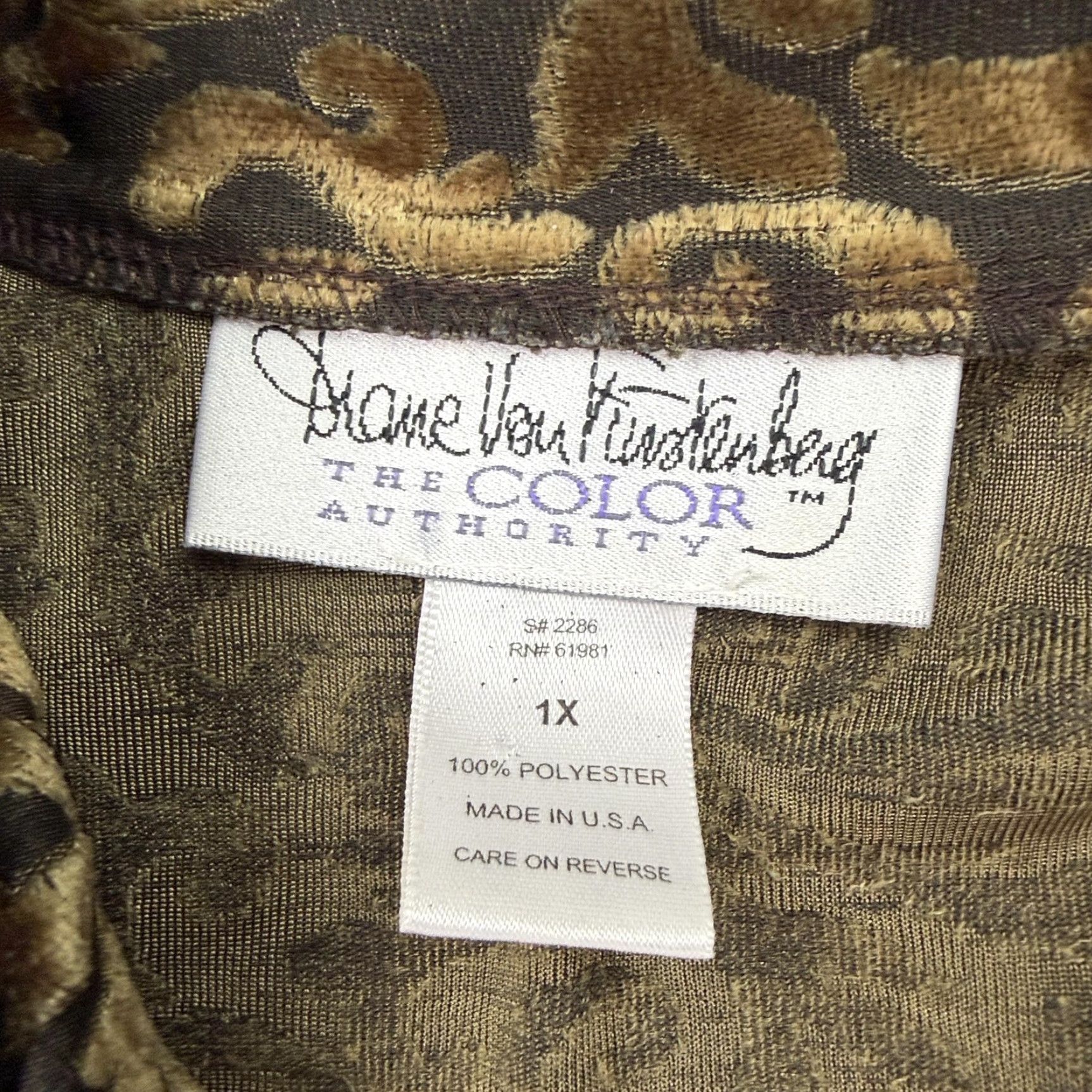 Diane von Furstenberg VINTAGE Diane von Furstenberg Blouse Womens 1X Black Gold Velvet Burnout USA 90s Size XL / US 12-14 / IT 48-50 - 4 Thumbnail