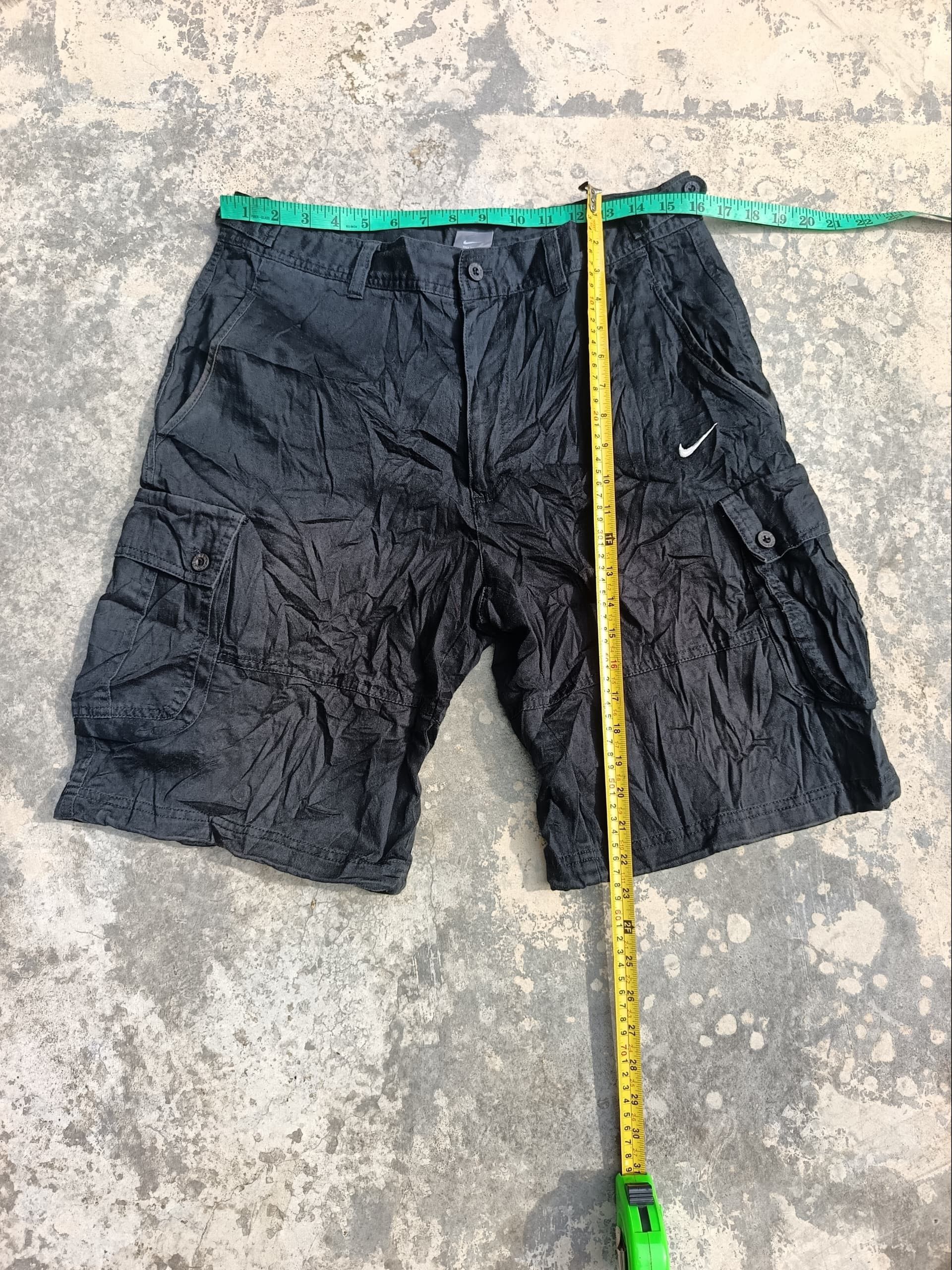 Nike Vintage y2k Nike short pants size 32 Size US 32 / EU 48 - 6 Thumbnail