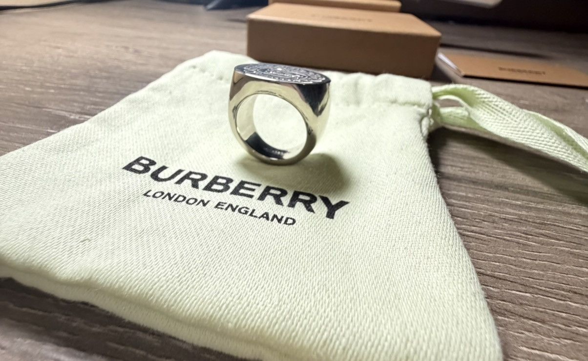 Burberry Burberry - Logo-Engraved Palladium-Plated Signet Ring Silver Size ONE SIZE - 6 Thumbnail