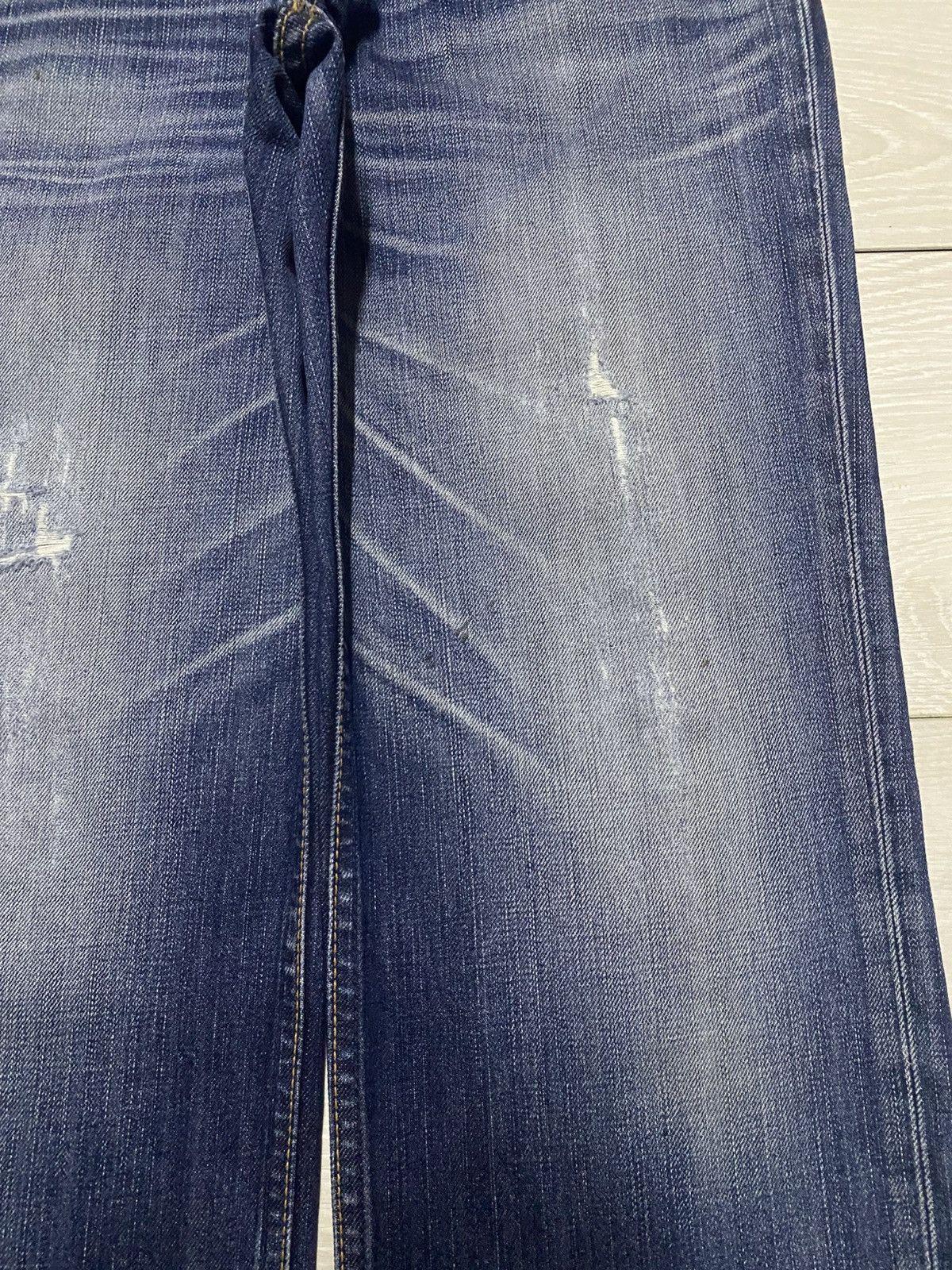 Levi's Vintage Levis 702 Blue Wash Distressed Loose Jeans Size US 31 - 8 Thumbnail