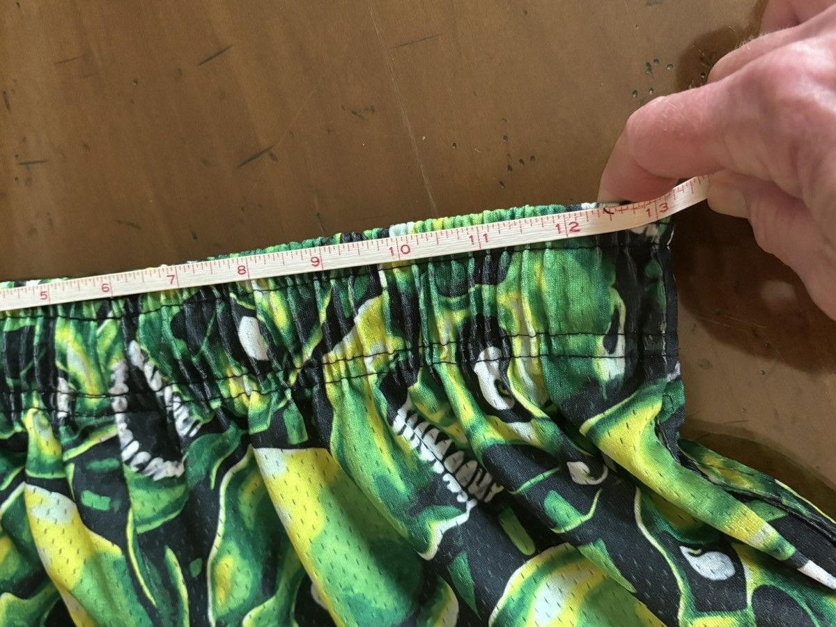 Other liquid blue skull style print neon slime green shorts mesh Size US 32 / EU 48 - 8 Thumbnail