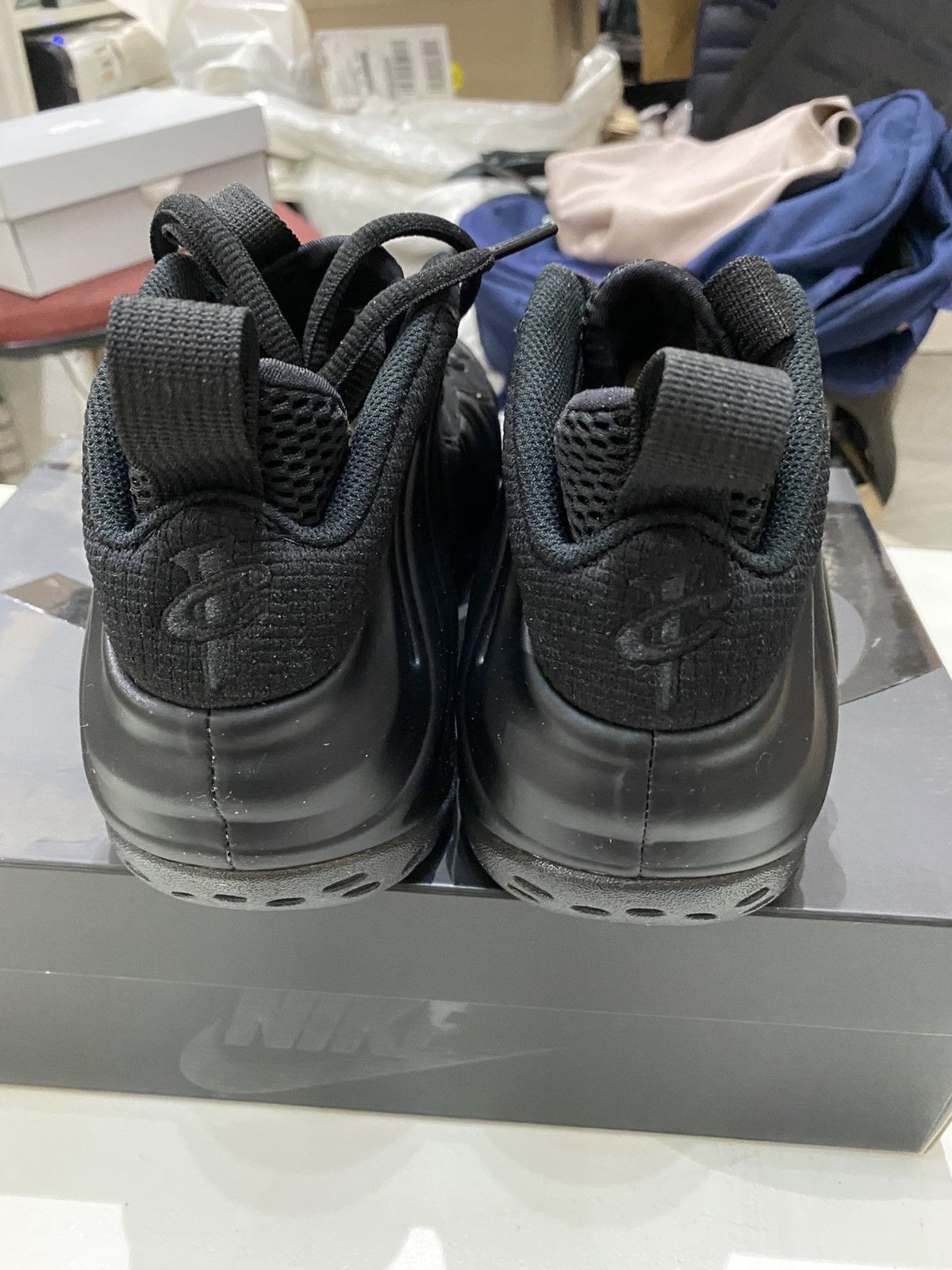 Nike Air Foamposite One Size US 8 / EU 41 - 2 Thumbnail