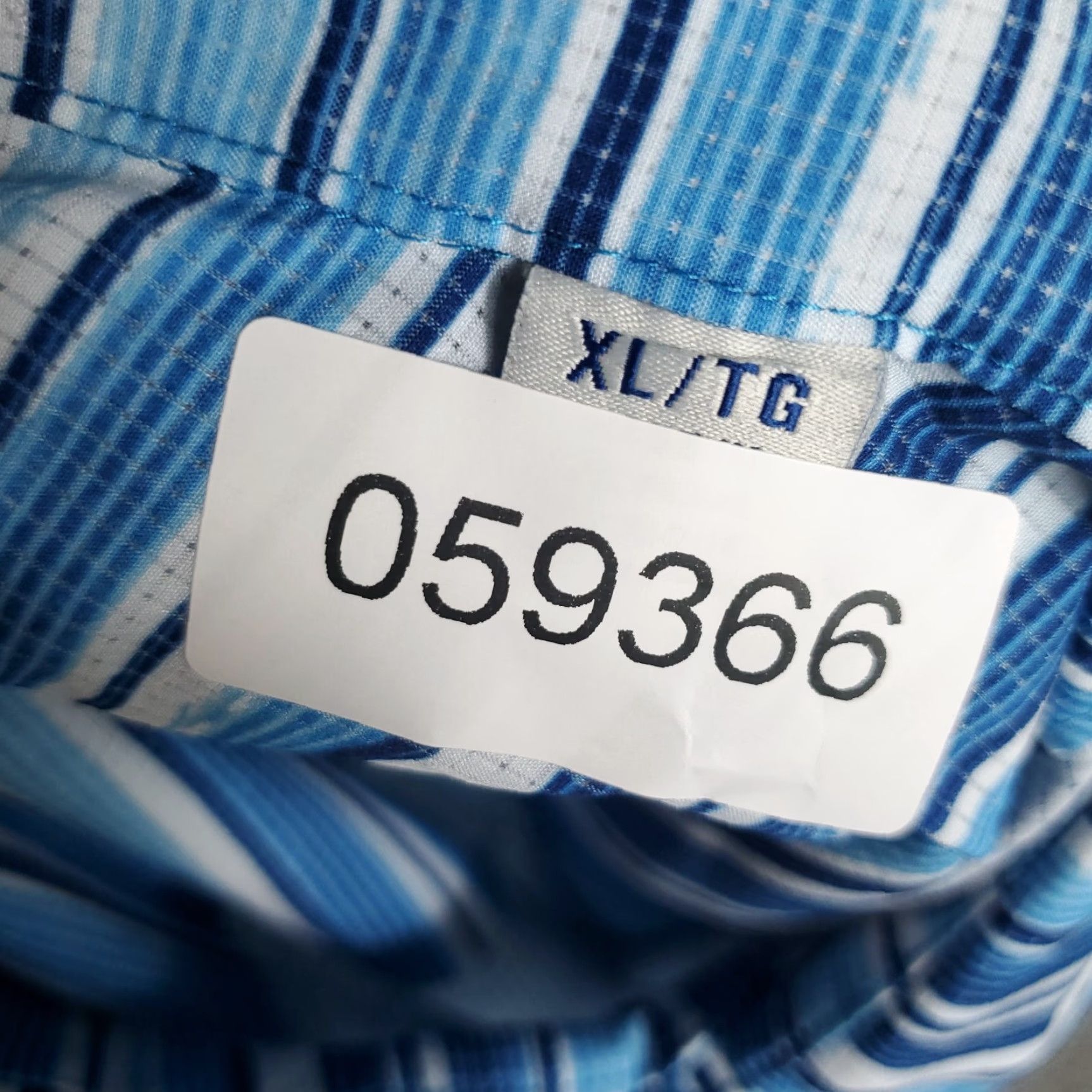 Tommy Bahama Tommy Bahama Shirt Mens XL Blue Striped Polyester Button Up Short Sleeve Size US XL / EU 56 / 4 - 7 Thumbnail