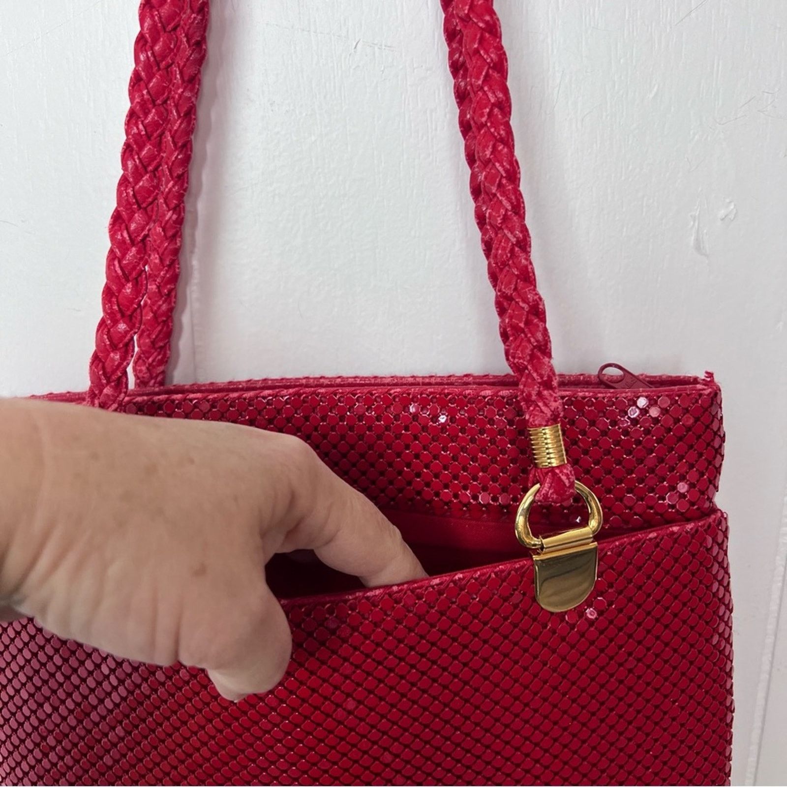 Vintage Vintage Red Medal Mesh Shoulder Bag Size ONE SIZE - 8 Thumbnail