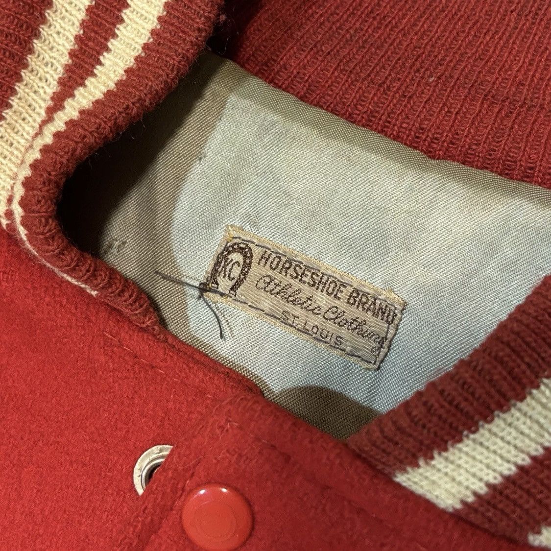 Vintage 50s 60s True Vintage Varsity Jacket Red Horseshoe Brand Sz L Size US L / EU 52-54 / 3 - 2 Thumbnail