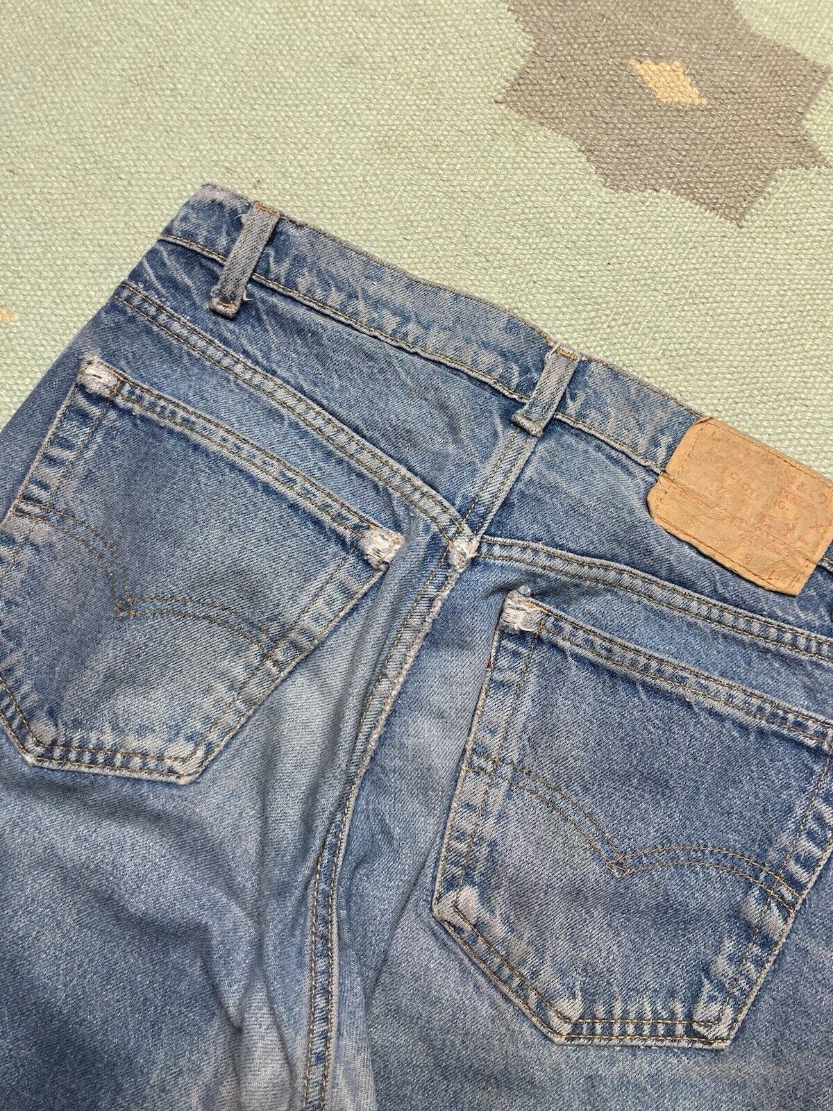 Levi's × Vintage 80s Levi’s 505 0216 xx jeans faded whiskers straight 32x33 Size US 32 / EU 48 - 4 Thumbnail