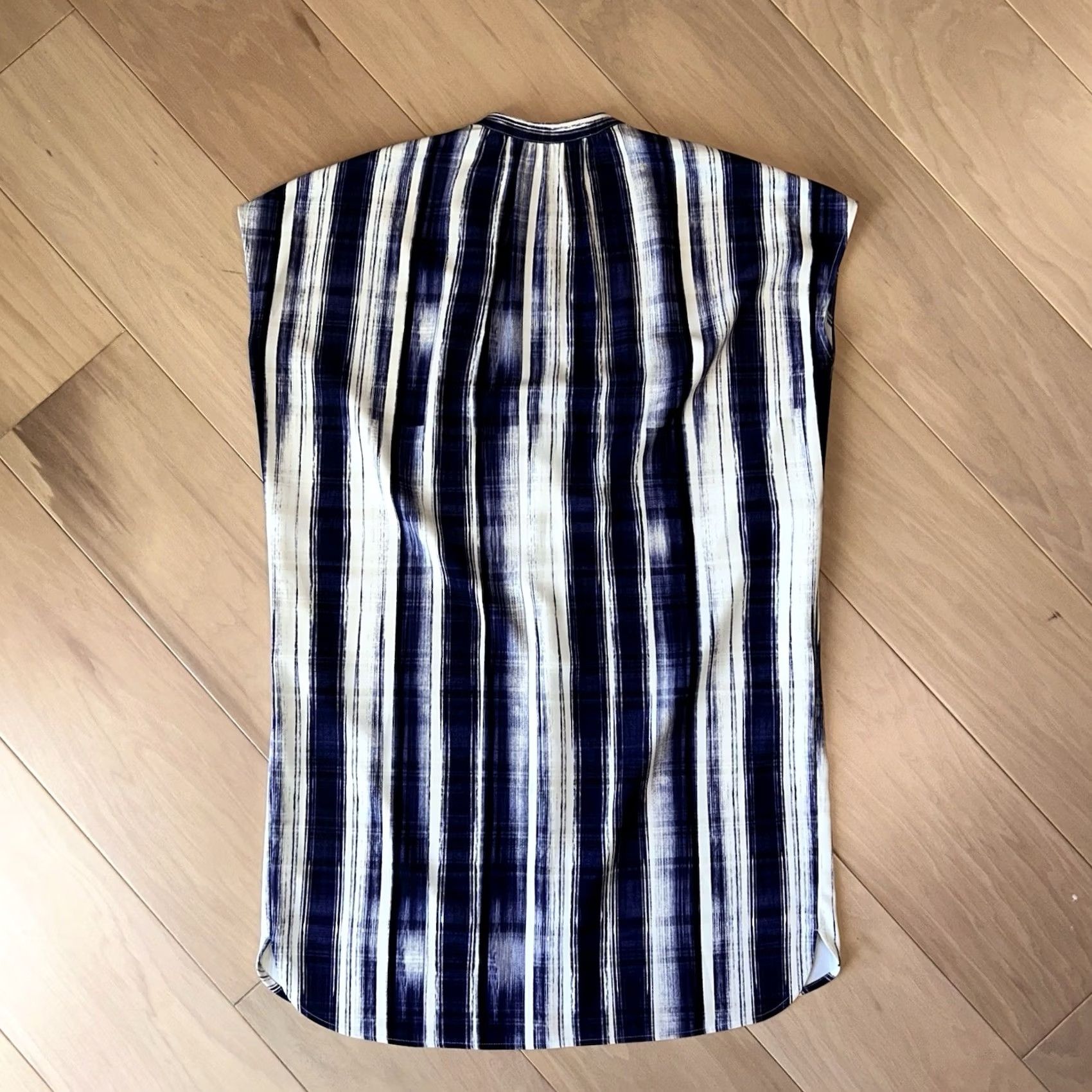 Vince Vince Shift Dress Sleeveless V-Neck Striped Blue Women’s Small Dress Size S / US 4 / IT 40 - 2 Thumbnail