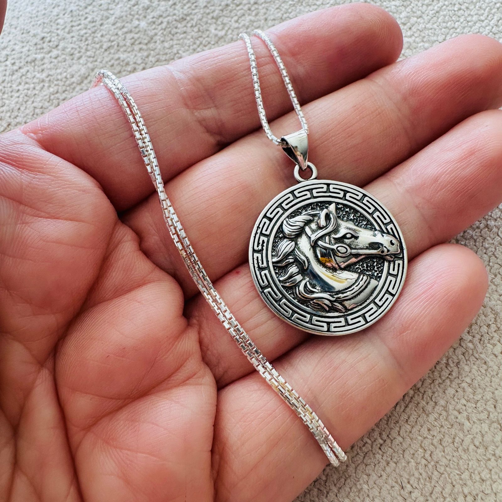 The Unbranded Brand Sterling Silver Horse Medallion Necklace Size ONE SIZE - 7 Thumbnail
