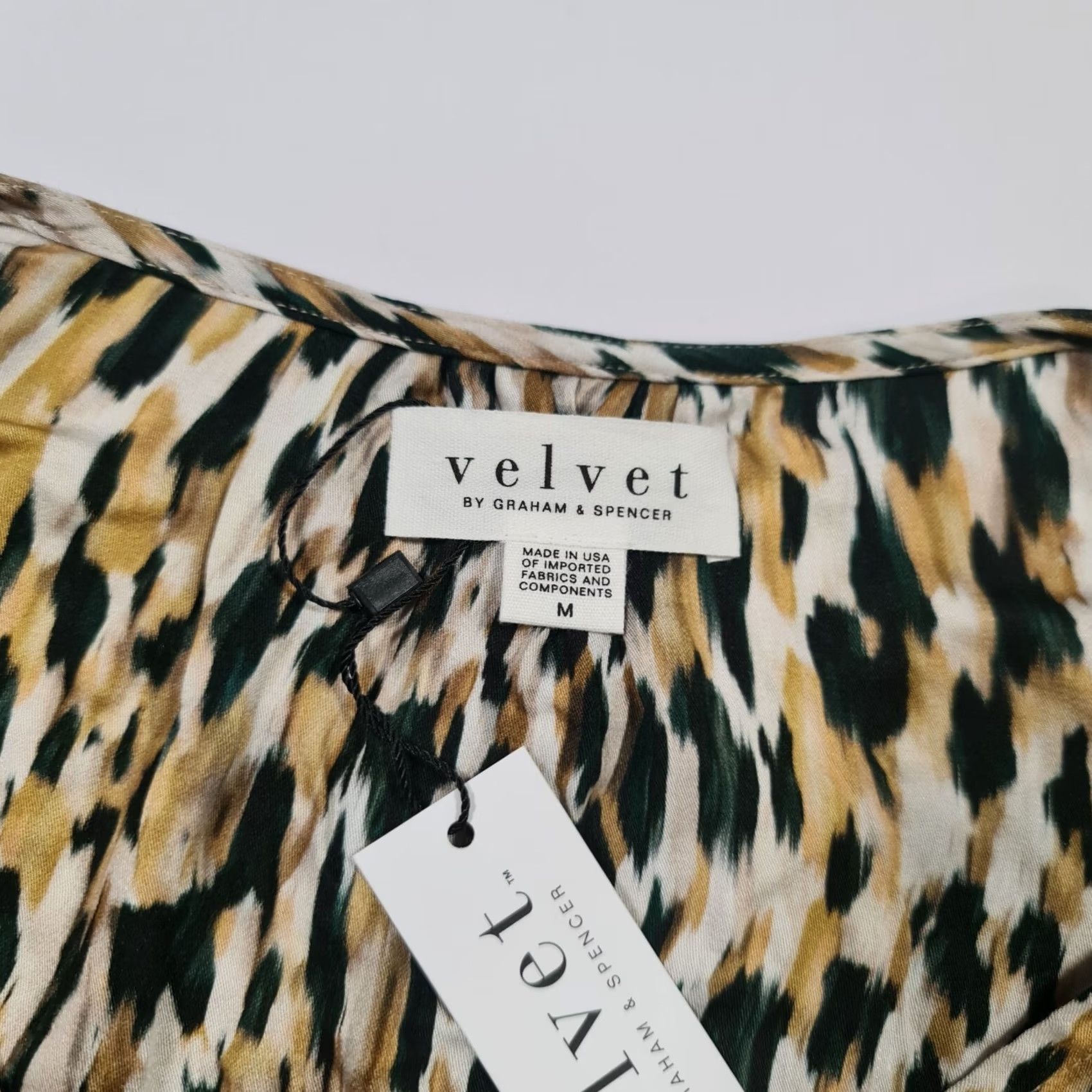 Velvet Velvet by Graham & Spencer Blouse Womens Brown Animal Print Satin V-Neck Long Sleeve M Multicoloured Satin Dry Clean Only United States Vintage No Size M / US 6-8 / IT 42-44 - 3 Thumbnail