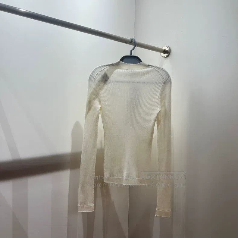 Fendi Fendi 25FW badge Logo long-sleeved knitted sweater Size XS / US 0-2 / IT 36-38 - 2 Thumbnail