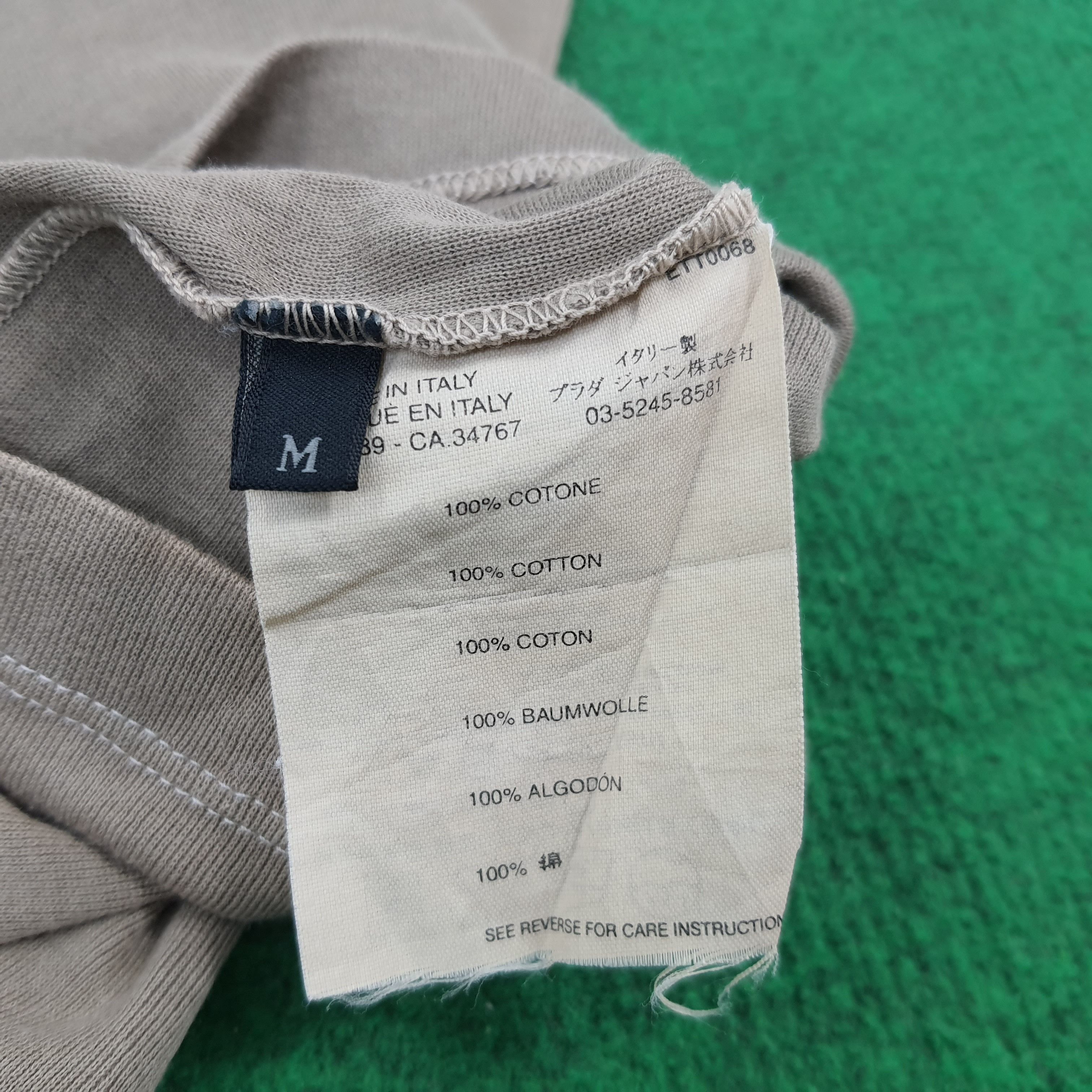 Prada Vintage Prada Plain Italian Designer V Nack Tshirt Size S / US 4 / IT 40 - 6 Thumbnail