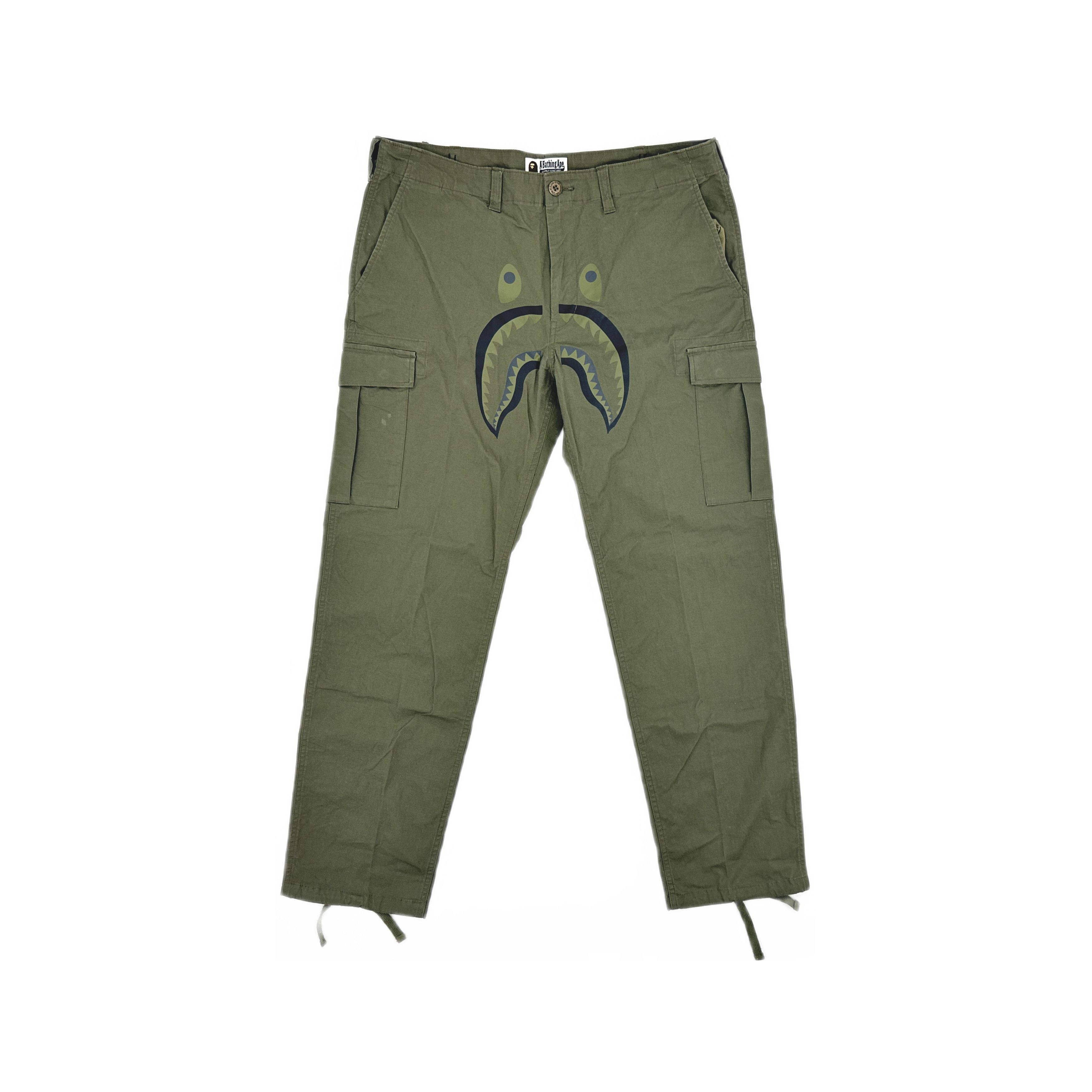 Bape A BATHING APE Shark Print Cargo Pants Size XL Size US 36 / EU 52 - 1 Thumbnail