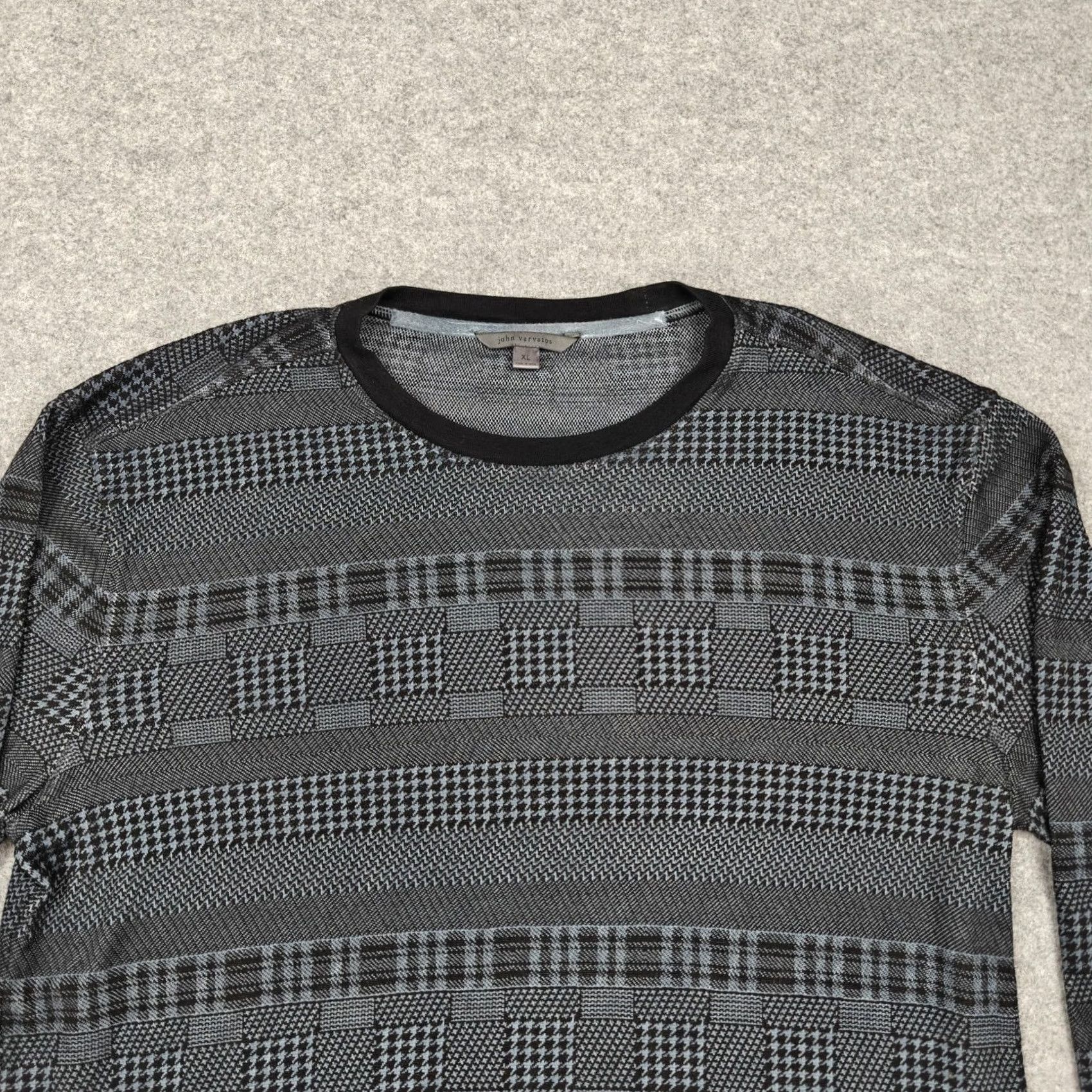John Varvatos - "John Varvatos" - Key brand Size US XL / EU 56 / 4 - 2 Thumbnail