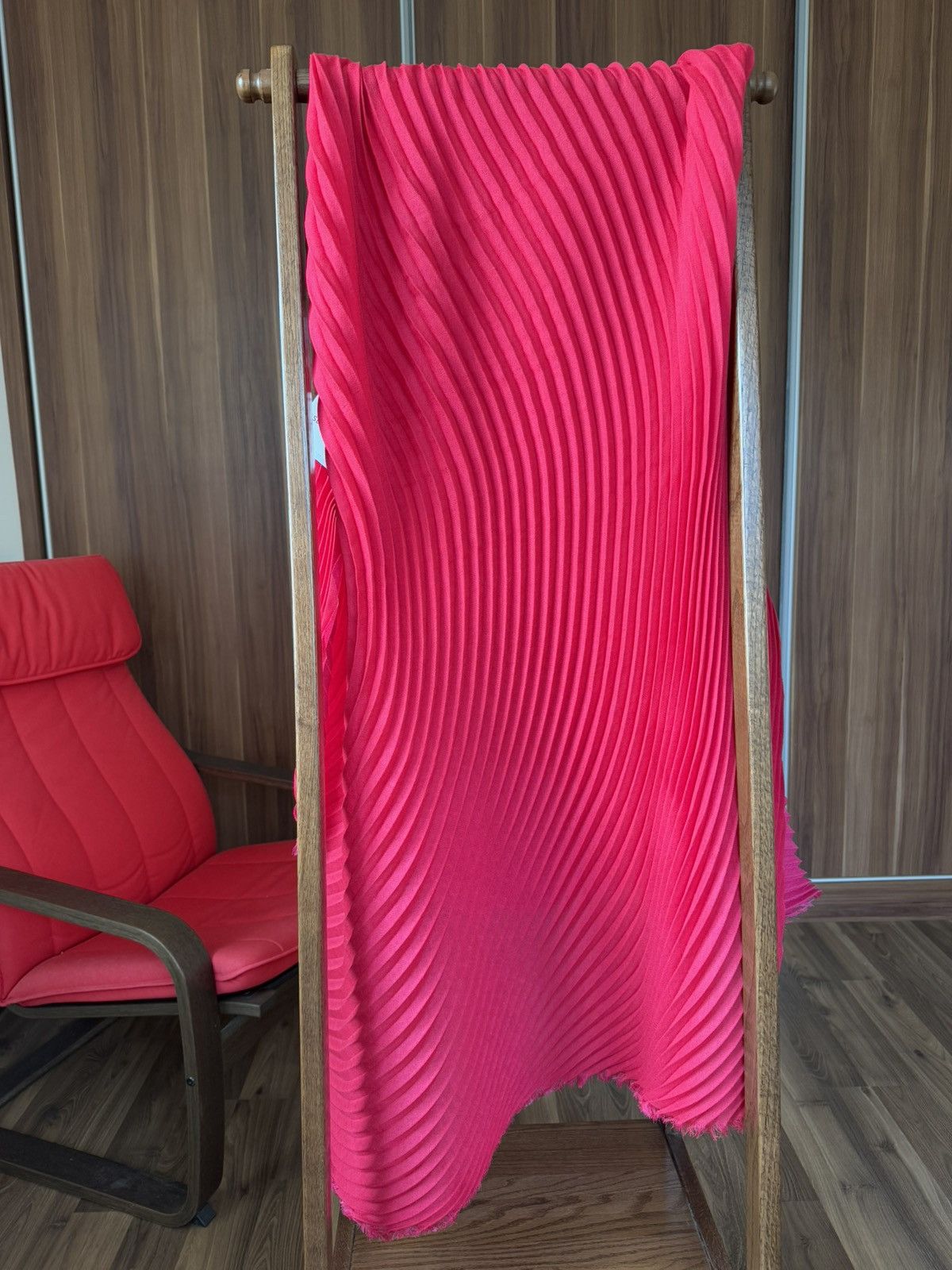 Issey Miyake × Pleats Please Issey Miyake Issey Miyake Double Pleats Stole - Day Pink Size ONE SIZE - 6 Thumbnail