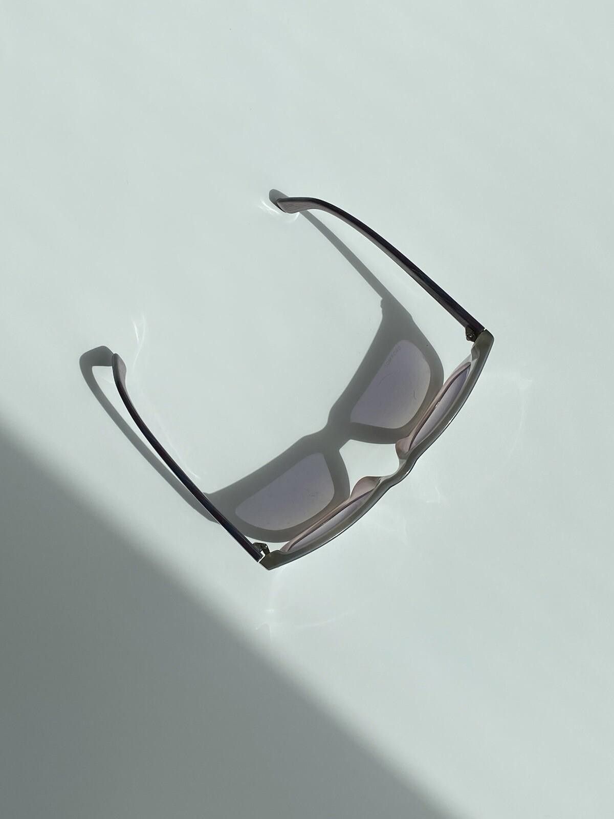 Tom Ford Tom Ford Celina Iridescent Gradient Tint Sunglasses Women’s Size ONE SIZE - 11 Thumbnail