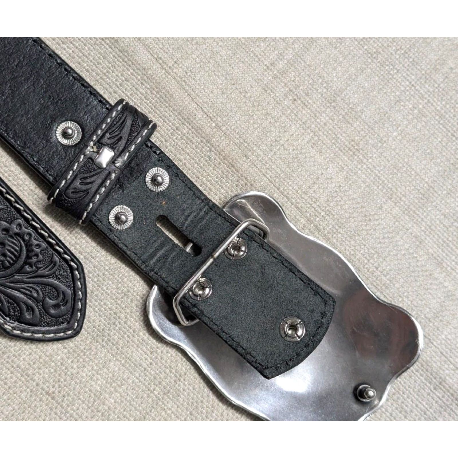 Ariat VINTAGE ARIAT belt Western Belt 34 black Leather tooled scrolling 1-3/8" 34 Mens Size 34 - 4 Thumbnail