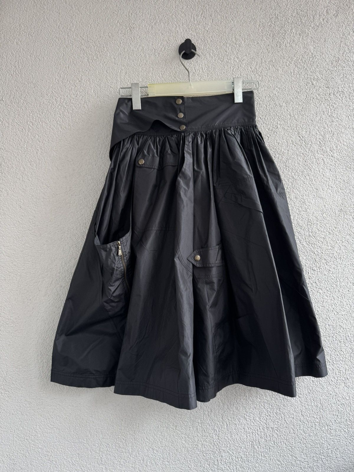 Yves Saint Laurent Yves Saint Laurent YSL Black Skirt High Waist Cargo Pocket Size 26" / US 2 / IT 38 - 1 Thumbnail