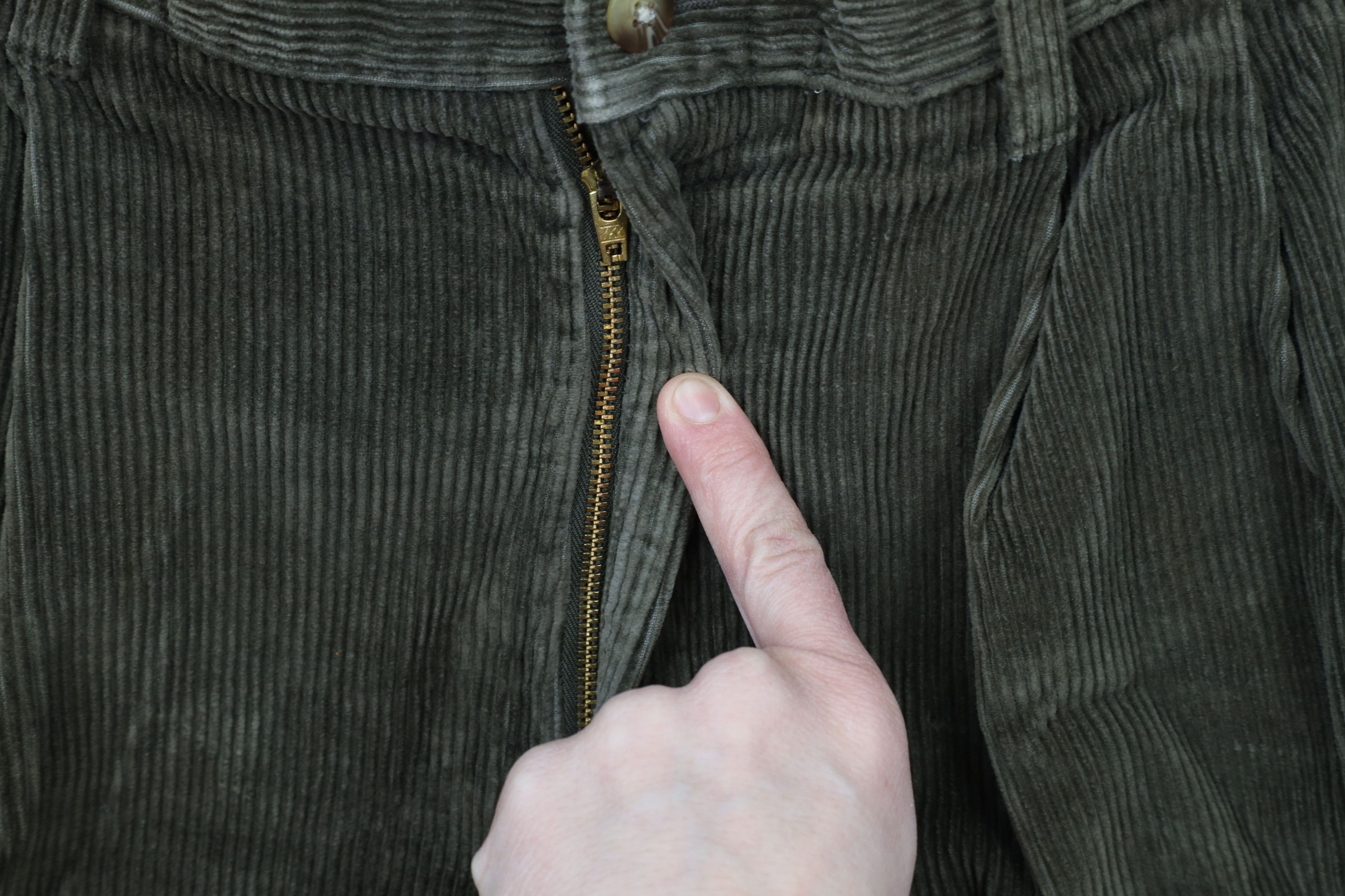 Vintage Vintage 90s Streetwear Pleated Cuffed Corduroy Chino Pants Size US 30 / EU 46 - 8 Thumbnail