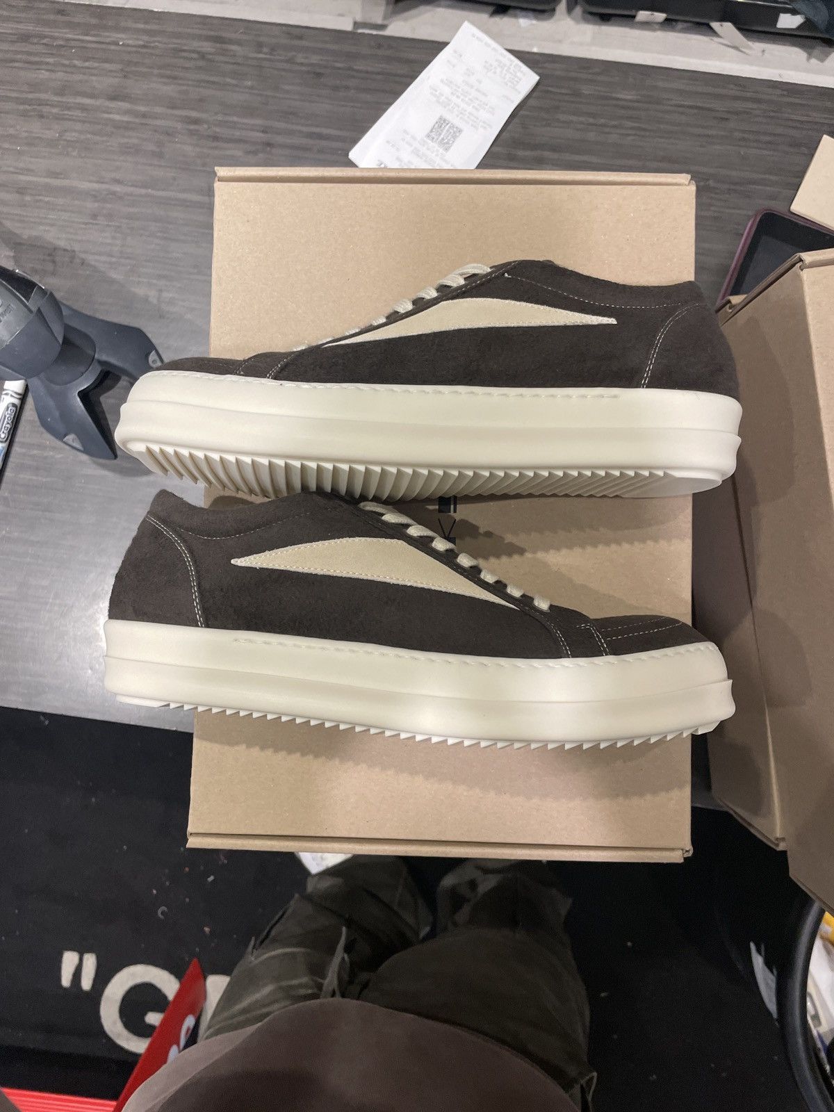 Rick Owens Drkshdw Rick Owens DRKSHDW Dark Grey Milk Suede Wool 9 Size US 9 / EU 42 - 2 Thumbnail