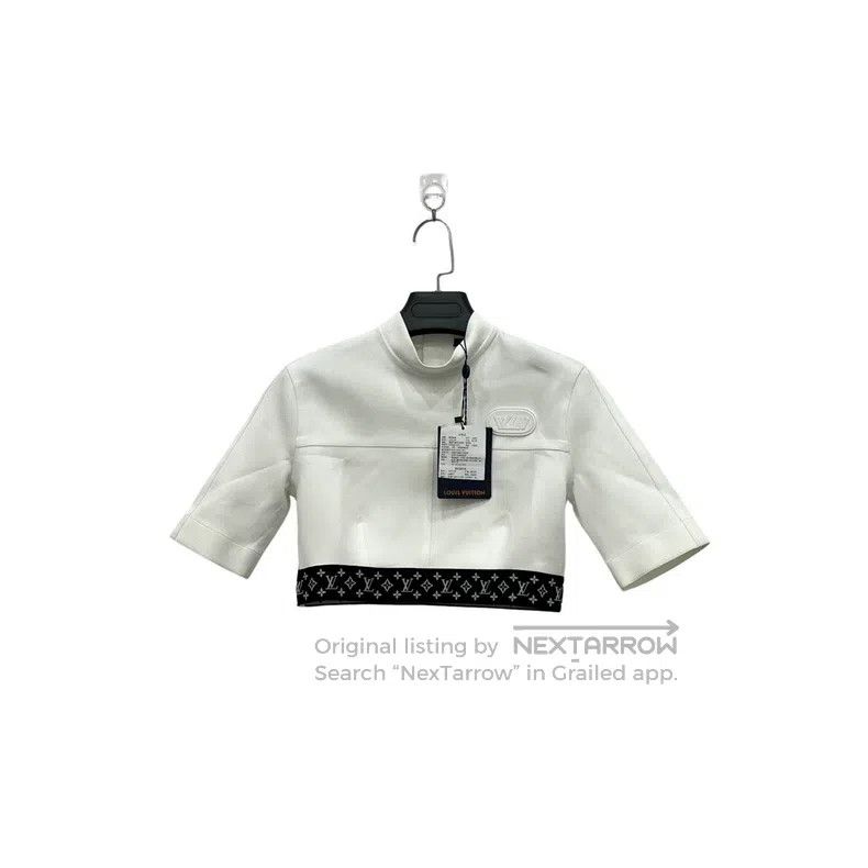 Louis Vuitton Louis Vuitton Labeled hem logo presbyopic stand neck short Size XS / US 0-2 / IT 36-38 - 1 Thumbnail