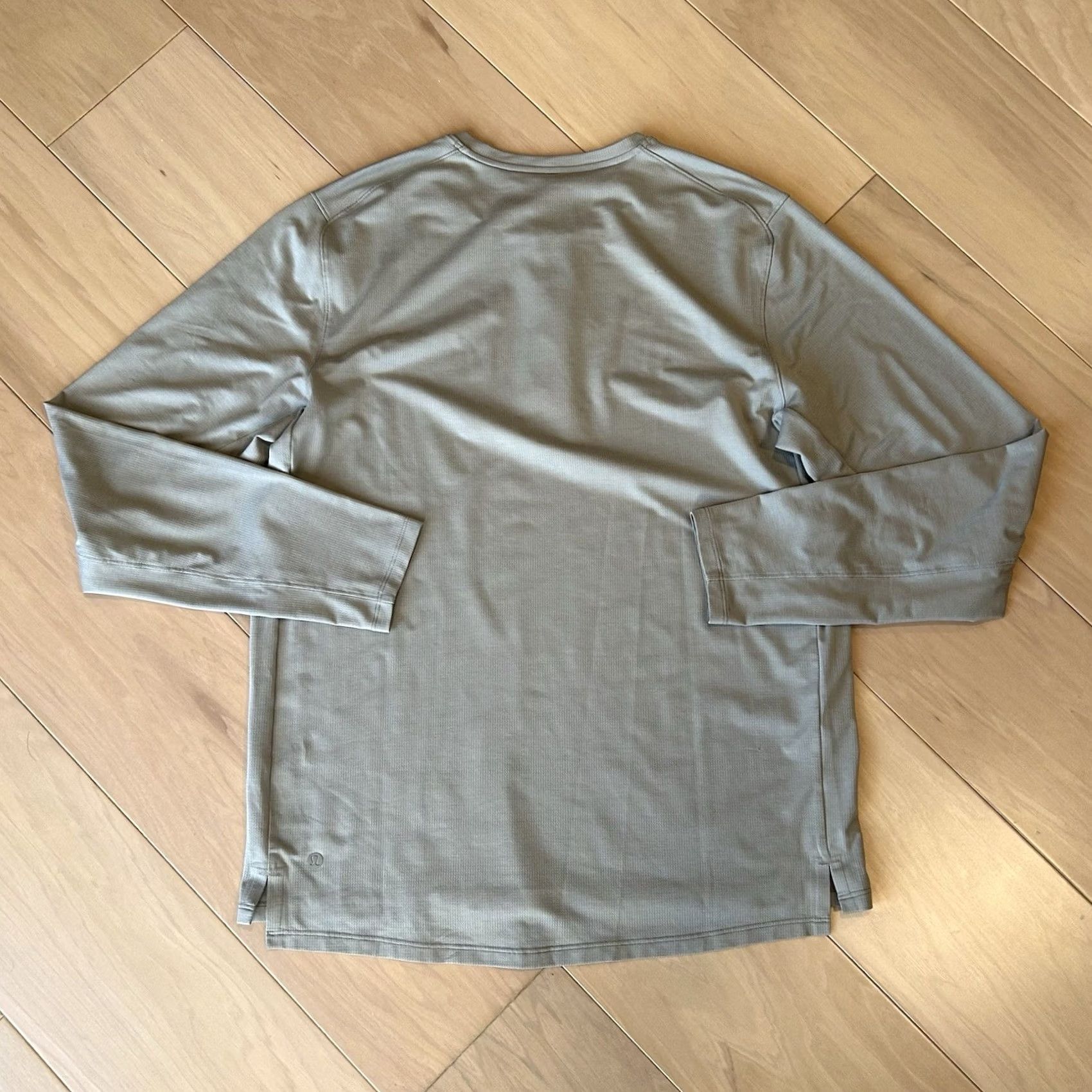 Lululemon Lululemon Henley Shirt Long Sleeve Tan Beige Logo Men's Large Regular Size Size US L / EU 52-54 / 3 - 2 Thumbnail