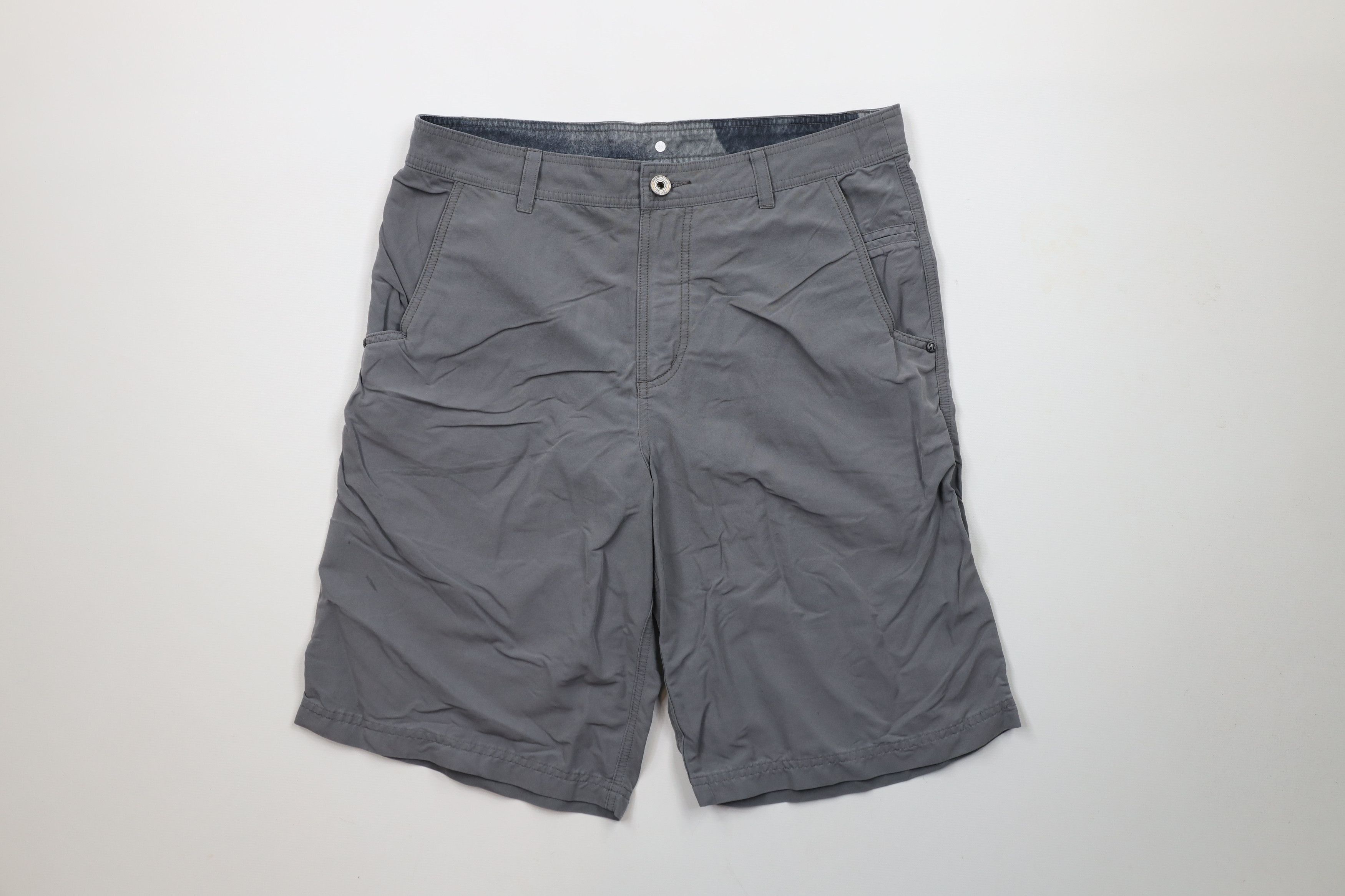 Lululemon × Vintage Vintage Lululemon Flat Front Stretch Golf Chino Shorts Gray Size US 36 / EU 52 - 1 Thumbnail