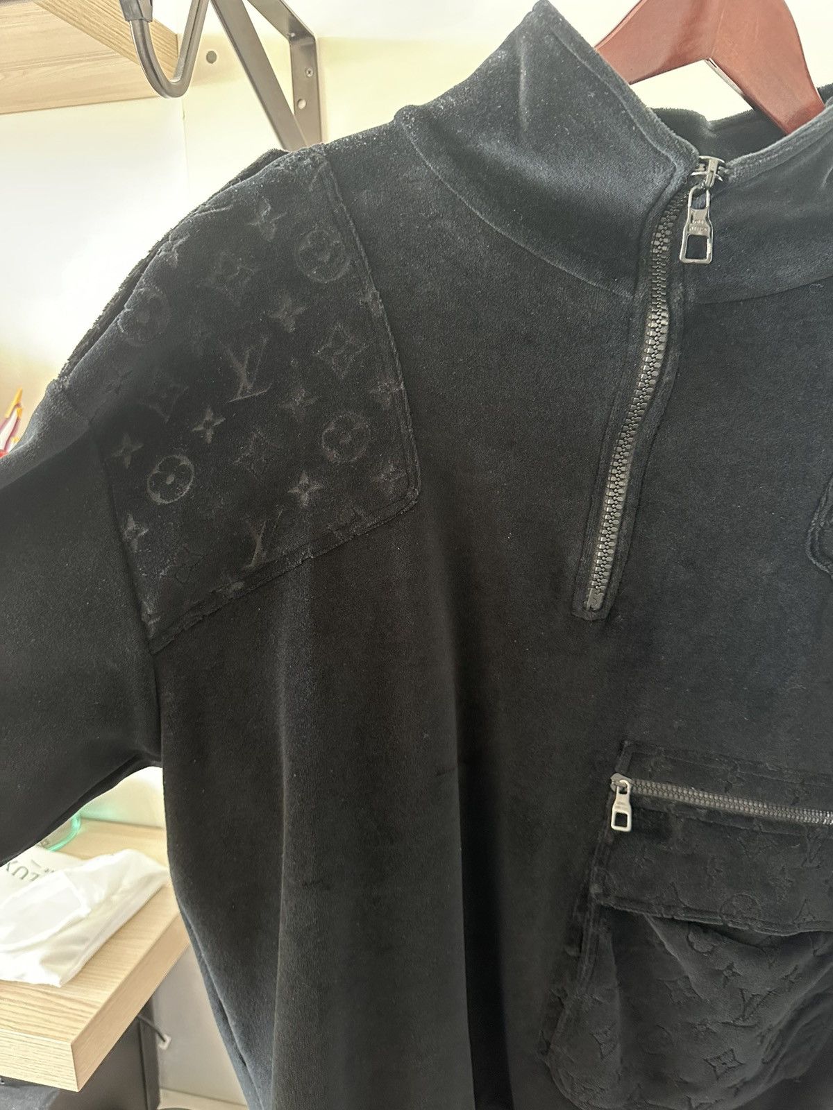 Louis Vuitton Louis Vuitton x Virgil Abloh velour cargo Quarter Zip Size US M / EU 48-50 / 2 - 2 Thumbnail