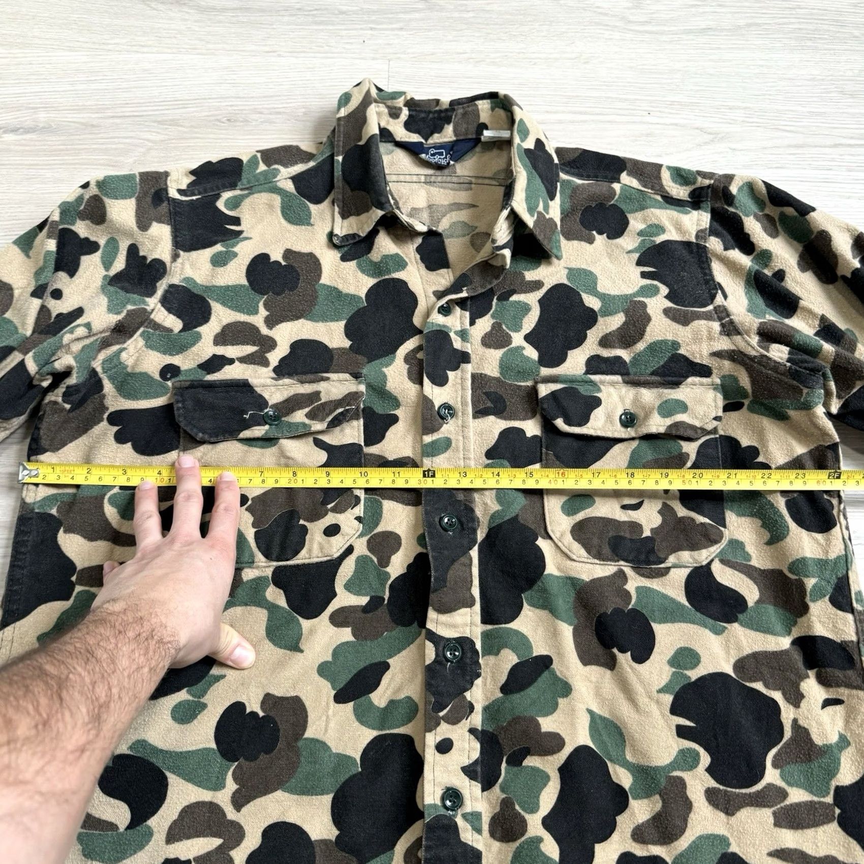 Vintage VINTAGE Woolrich Camouflage Button-Up Shirt XL Men 80s Camouflage Pattern Green Cotton Long Sleeve Collared Shirt Button-Down Mens Size US XL / EU 56 / 4 - 6 Thumbnail