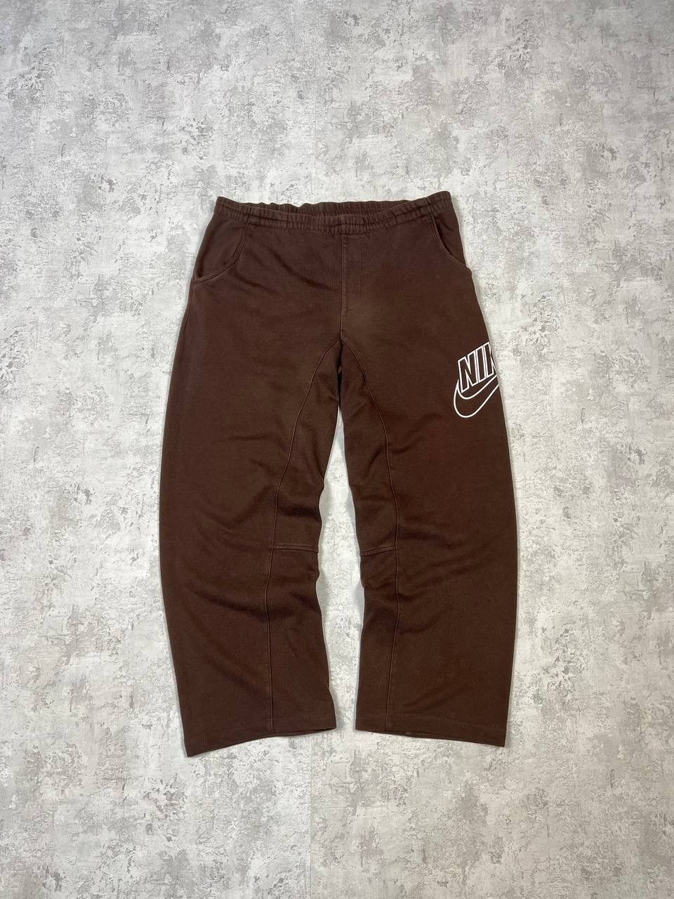 Nike Vintage Nike Y2K Brown Baggy Sweatpants Size XL Size US 37 - 1 Thumbnail