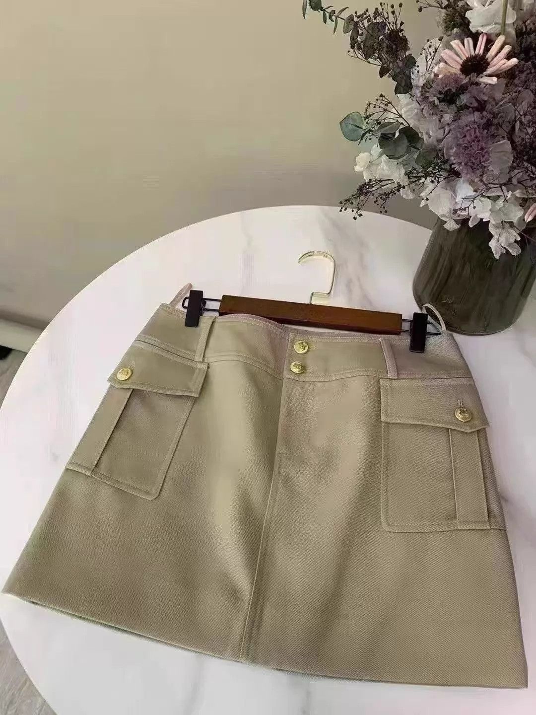 Celine Celine 23 Gold Button Khaki Mini Skirt 36 Size 26" / US 2 / IT 38 - 2 Thumbnail