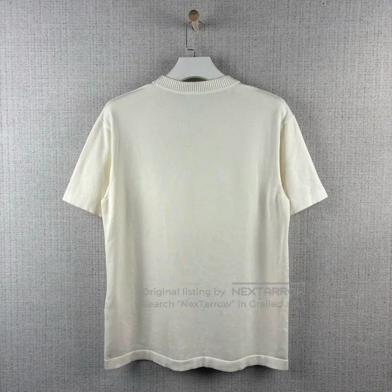 Louis Vuitton Louis Vuitton Solid Chest Pin Logo Print Crew Neck Short S Size US M / EU 48-50 / 2 - 2 Thumbnail