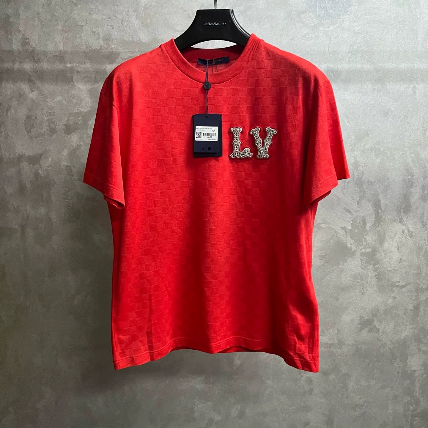 Louis Vuitton Louis Vuitton Retro Embroidered Red T-Shirt S Women Size S / US 4 / IT 40 - 1 Thumbnail