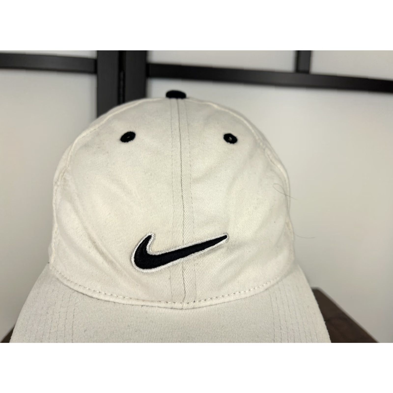 Nike Nike Baseball Cap Hat Adult One Size White Embroidered Stretch Cotton Twill Men Signature Logo Beach Style Baseball Cap 90s? Size ONE SIZE - 2 Thumbnail